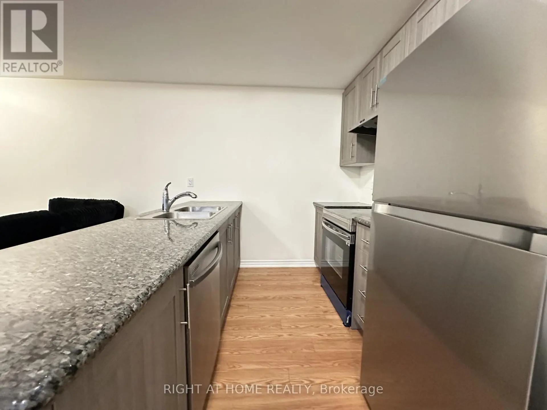 #602 50 HALLIFORD PLACE - Image 12