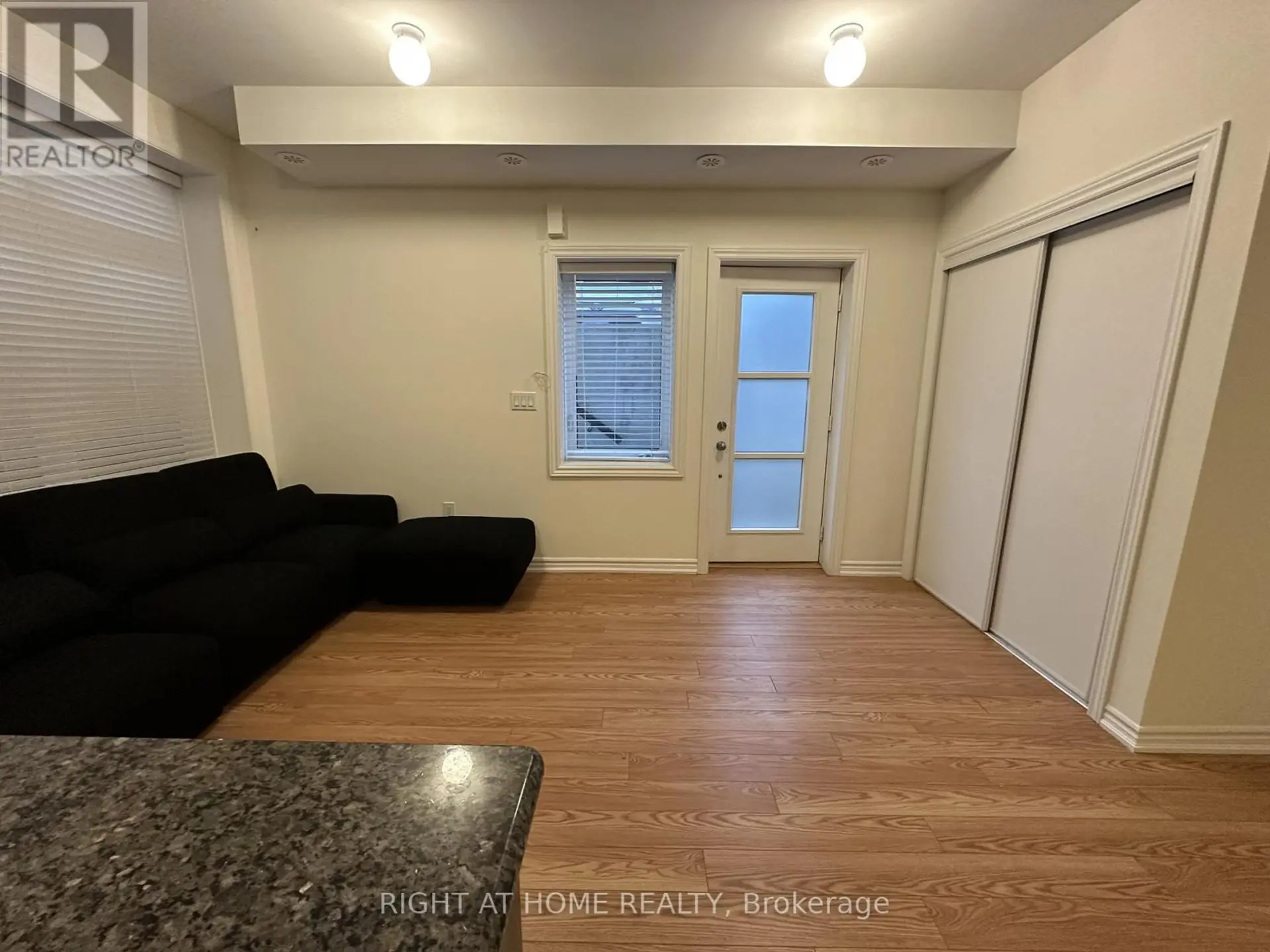 #602 50 HALLIFORD PLACE - Image 4