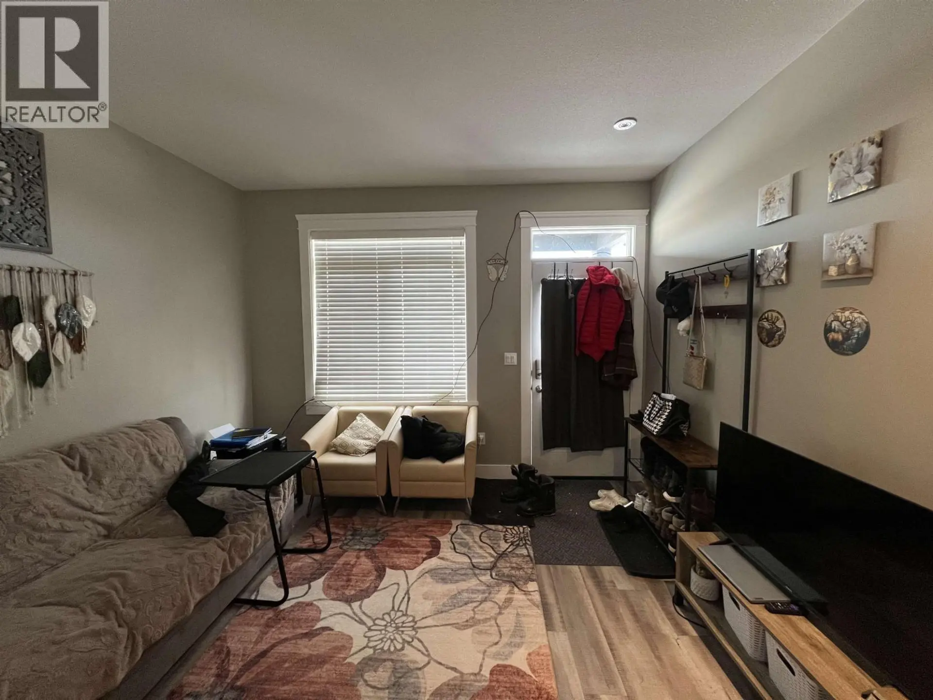 8215 88 AVENUE - Image 4