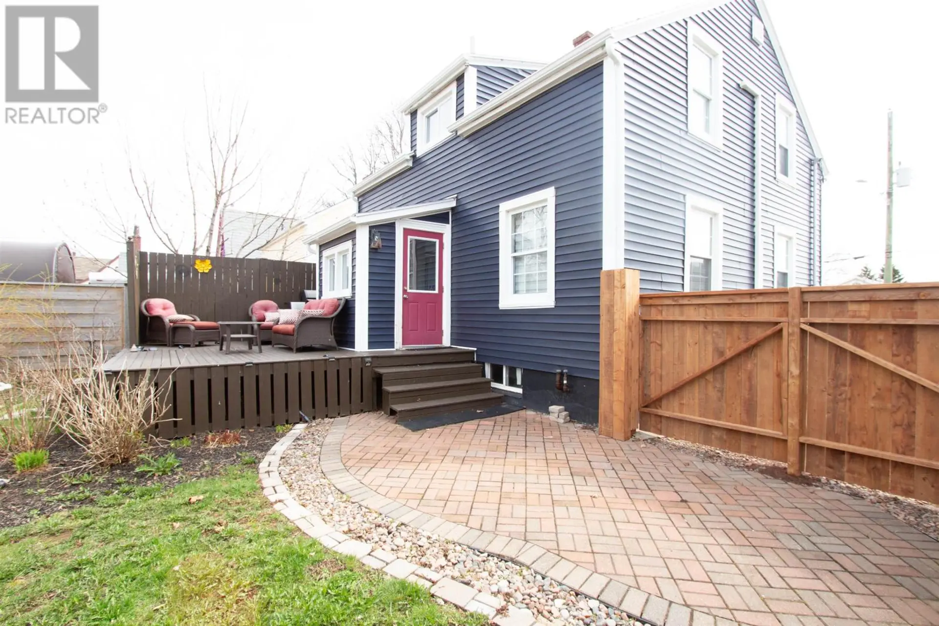 62 RUSSELL - Image 11