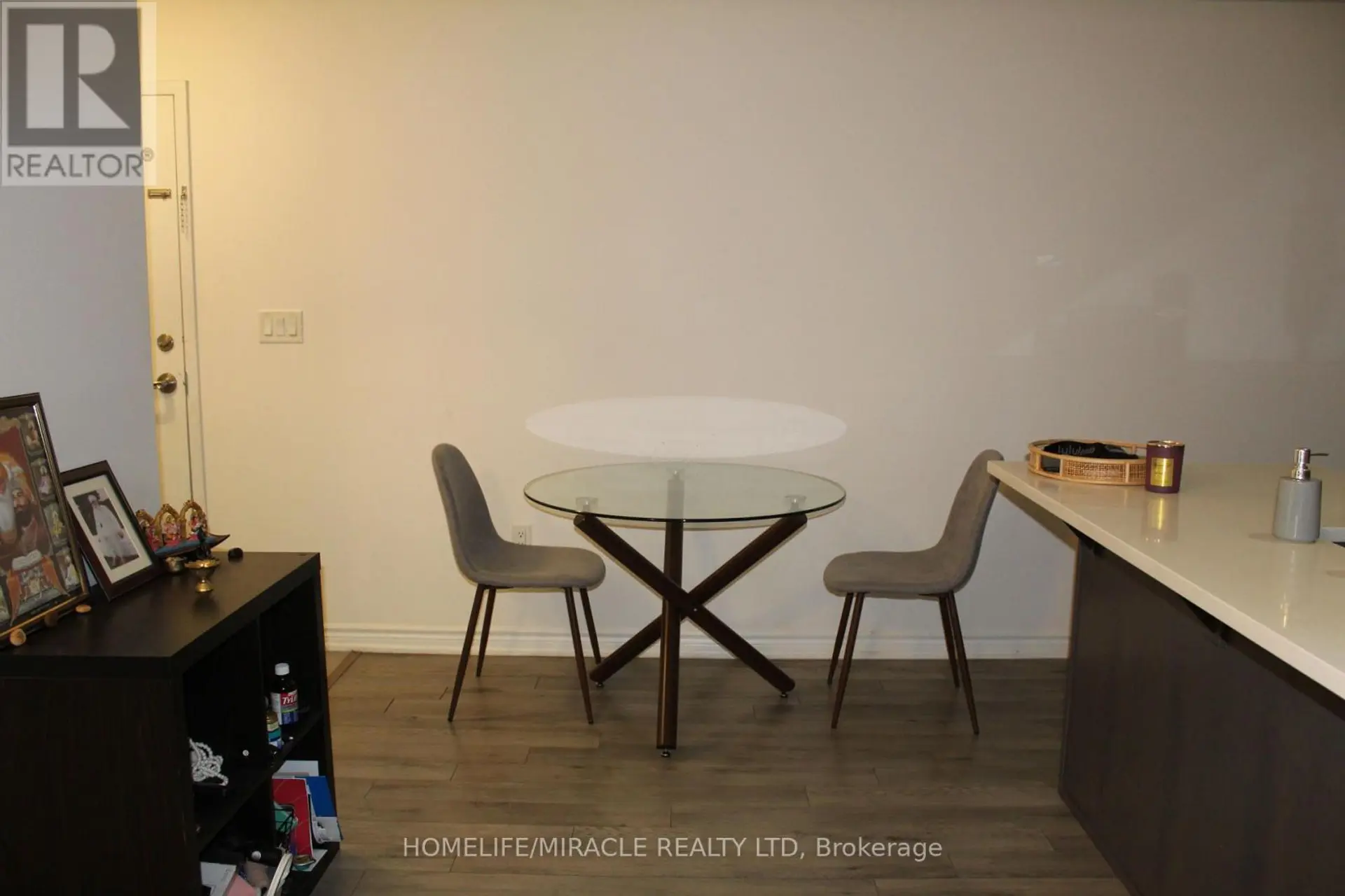 #5 240 LAGERFELD DRIVE - Image 7