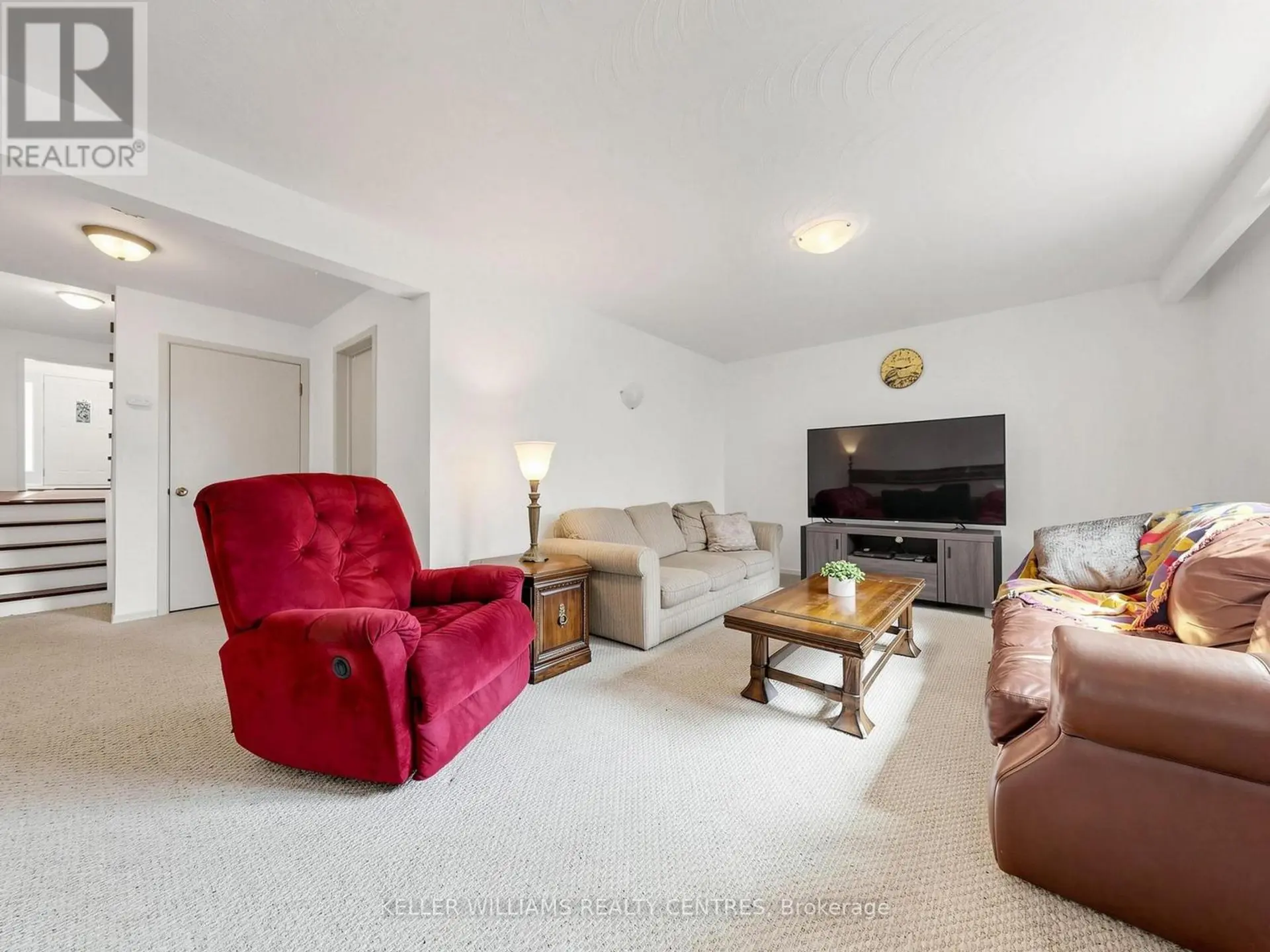 22 CORAL HARBOUR CRESCENT - Image 9