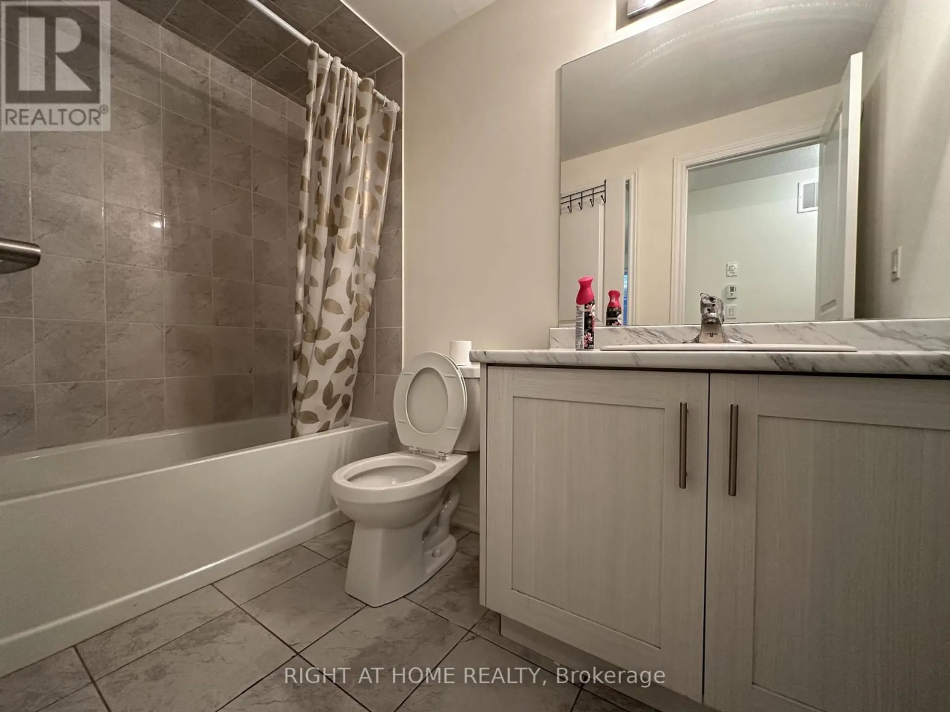 #602 50 HALLIFORD PLACE - Image 17