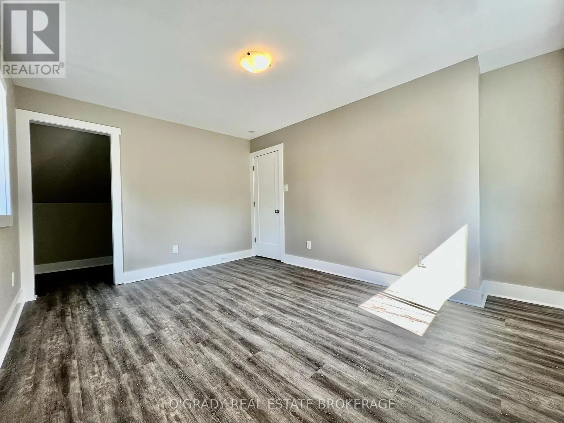 8 EDWARD LANE - Image 17