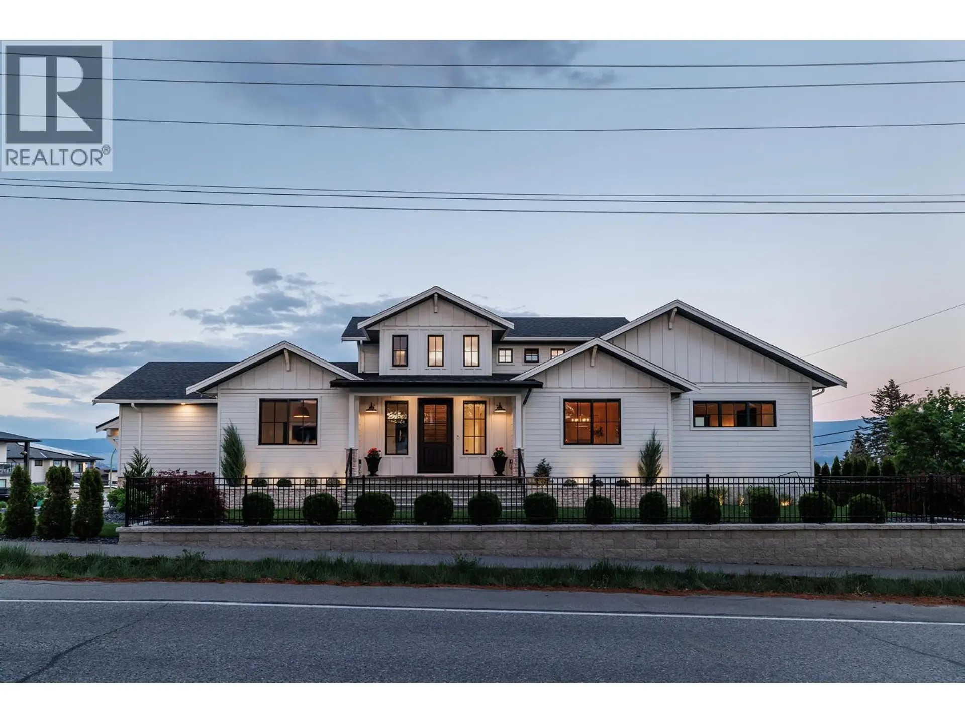 715 Lake Court - Image 1
