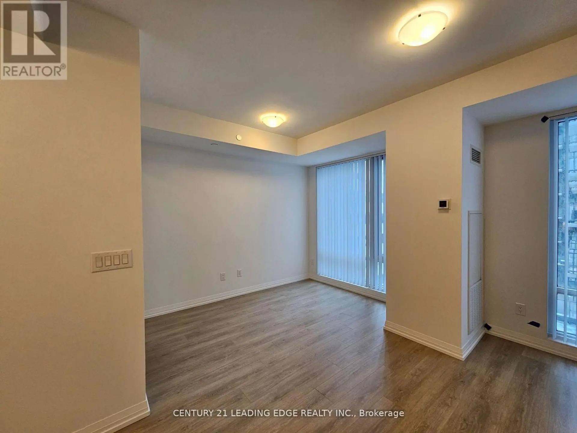 #913 8 WIDMER STREET - Image 7