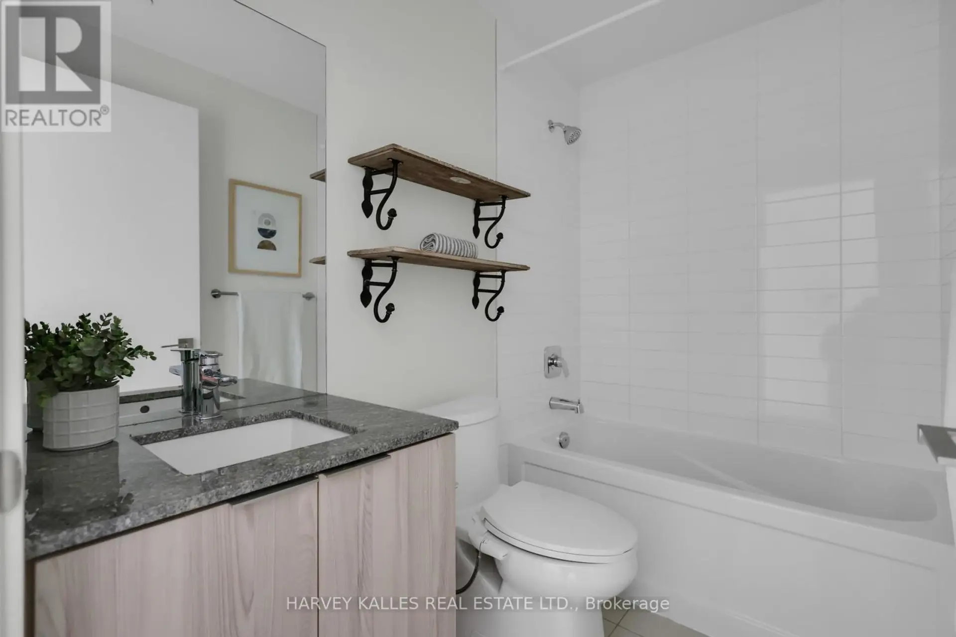 #1608 50 ORDNANCE STREET - Image 12