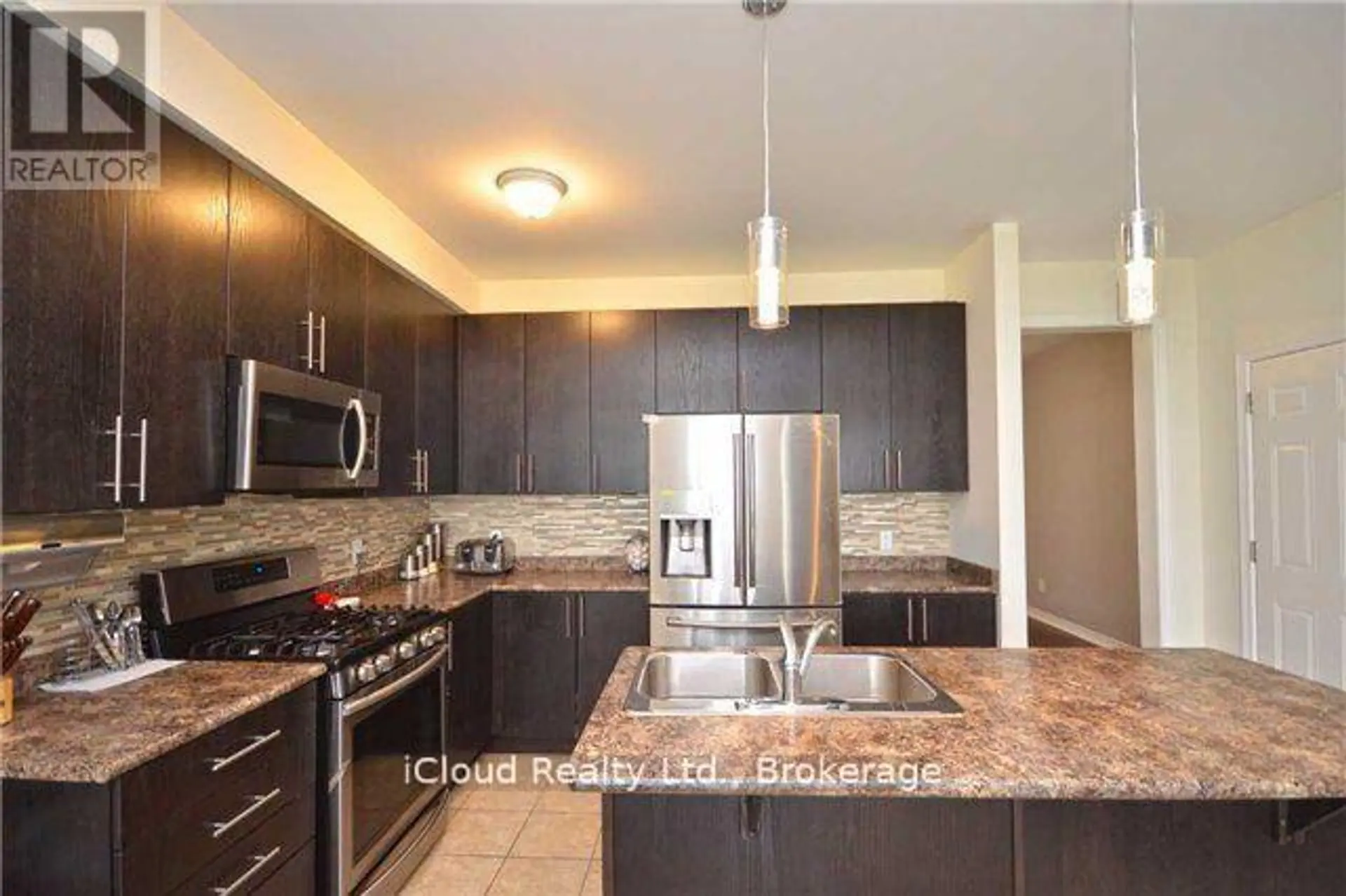 668 ARMSTRONG ROAD - Image 10