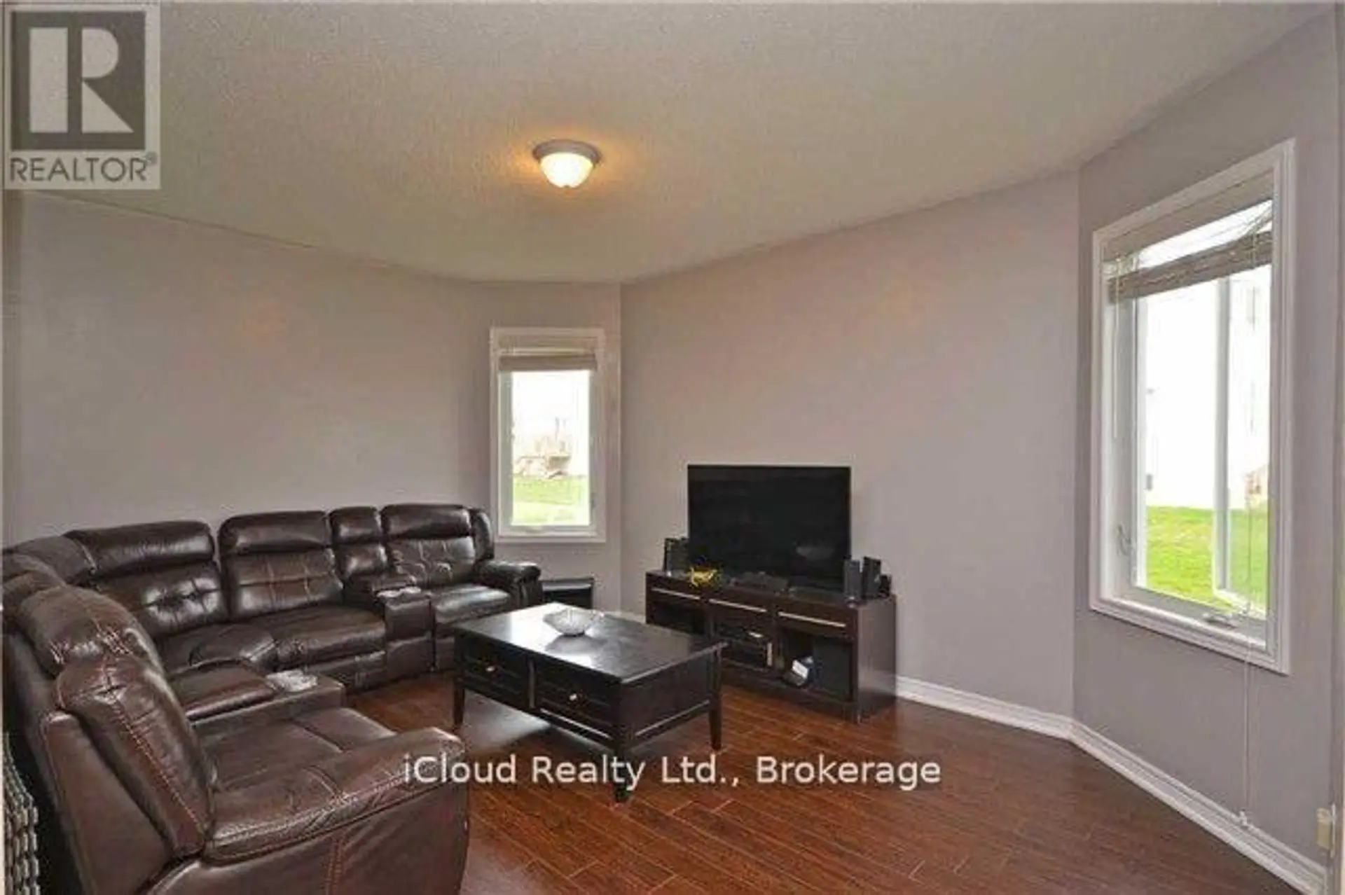 668 ARMSTRONG ROAD - Image 11
