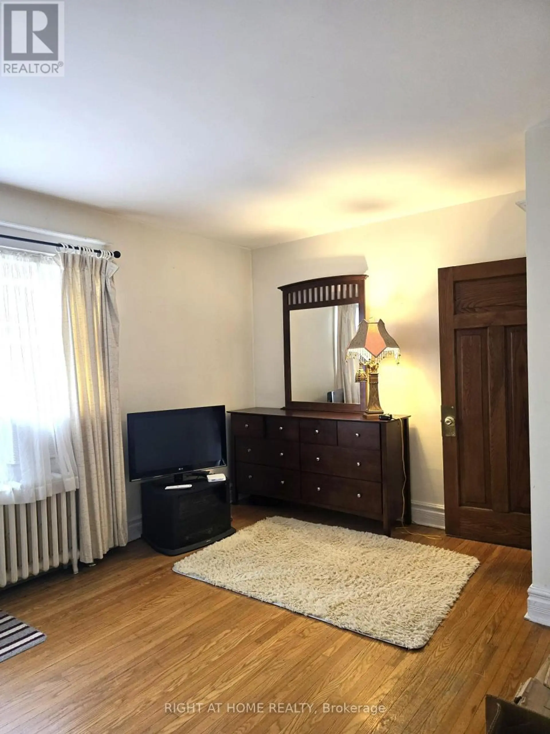 1088 KING STREET E - Image 8