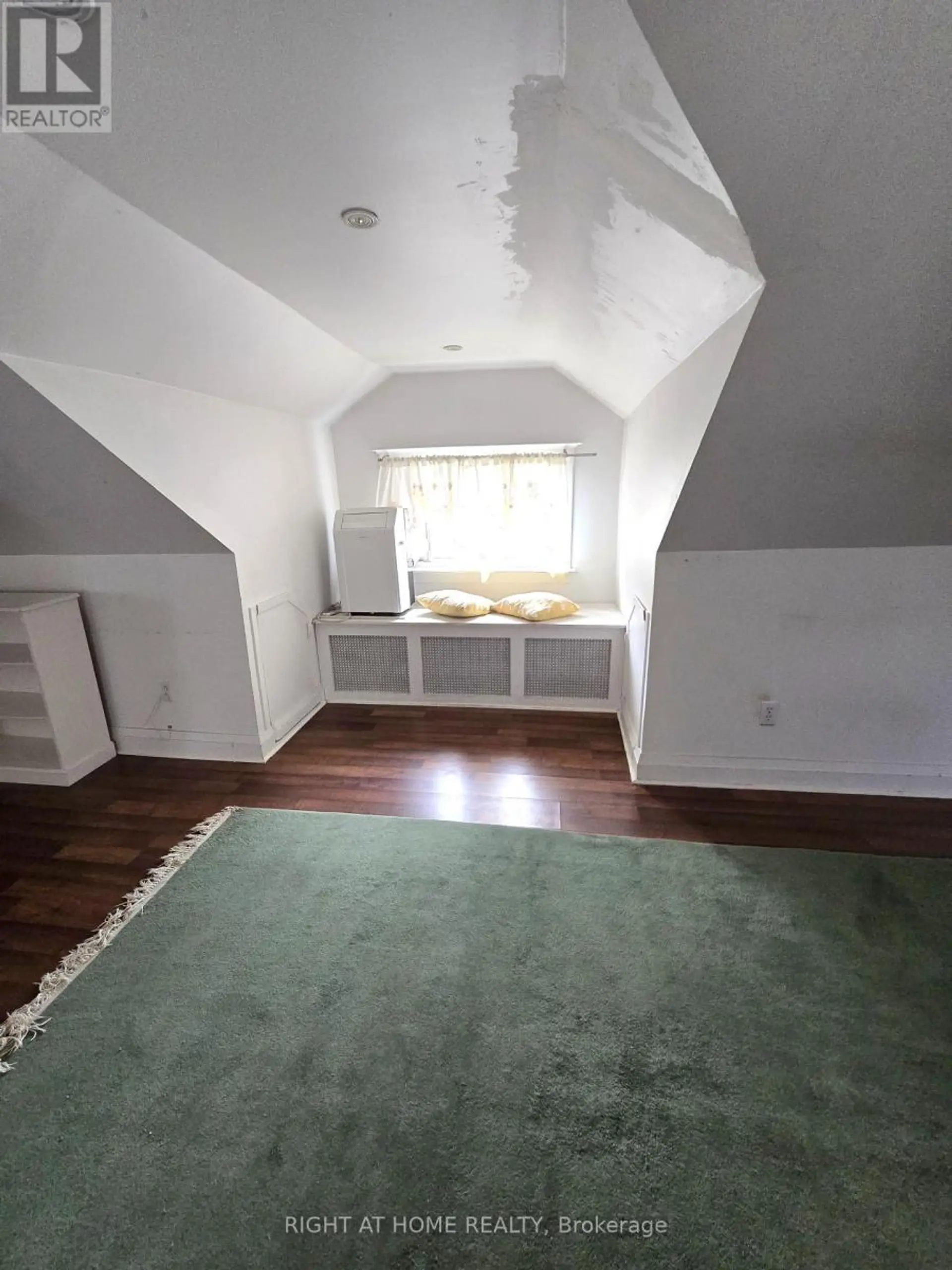 1088 KING STREET E - Image 9