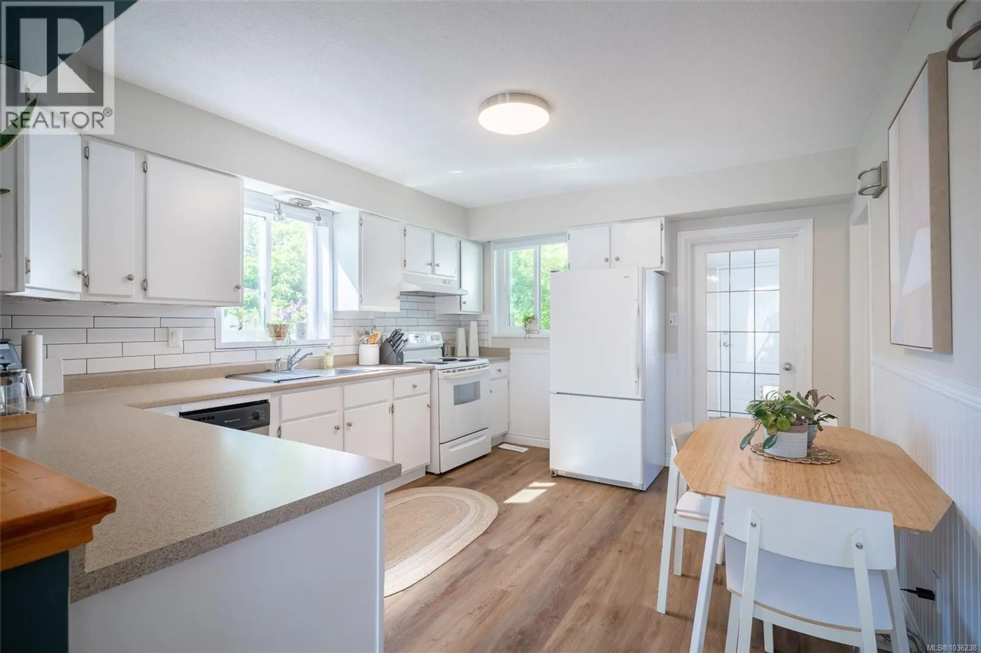4565 Lathom Rd - Image 3