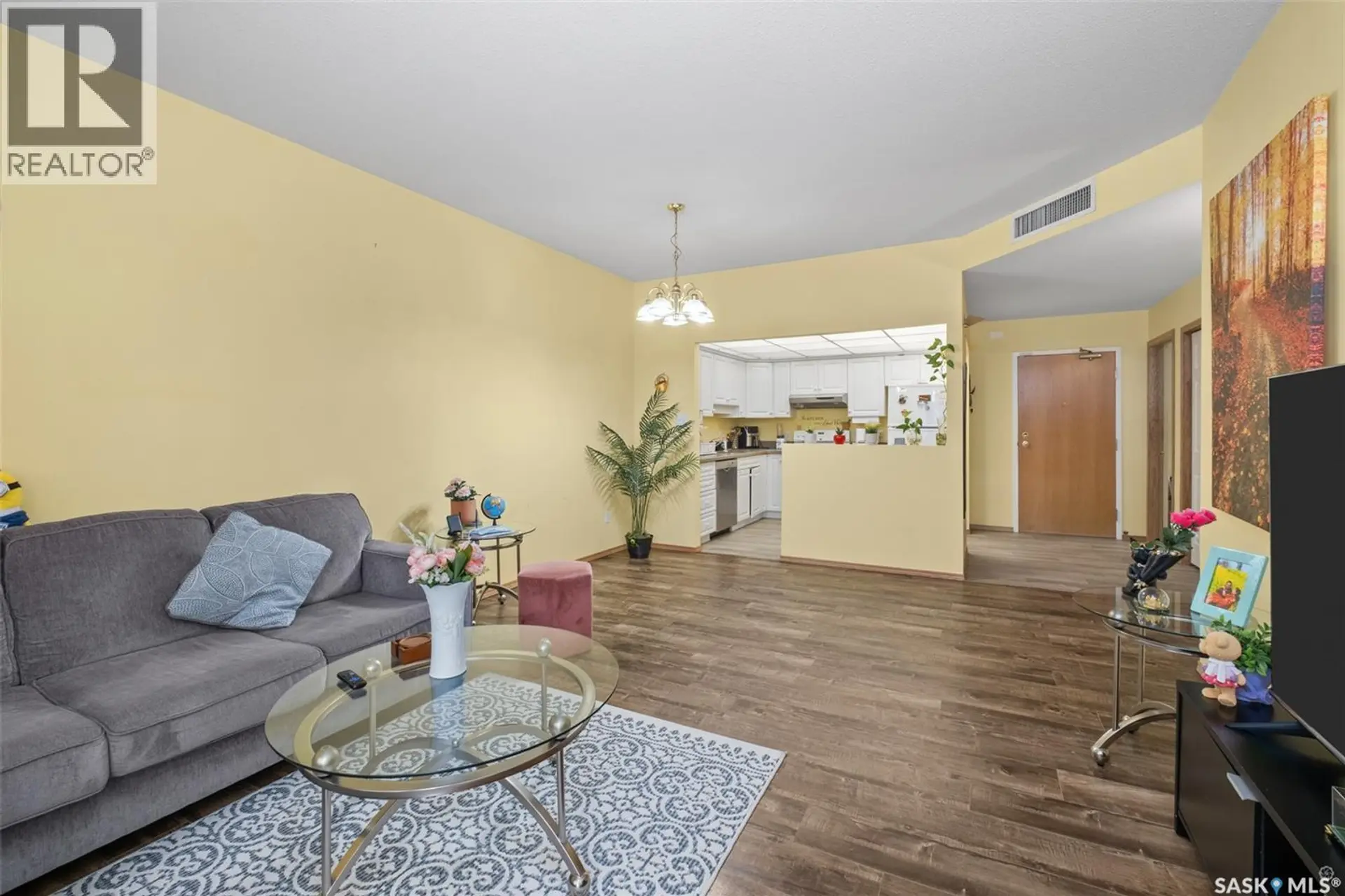 #111 305 34th STREET W - Image 4