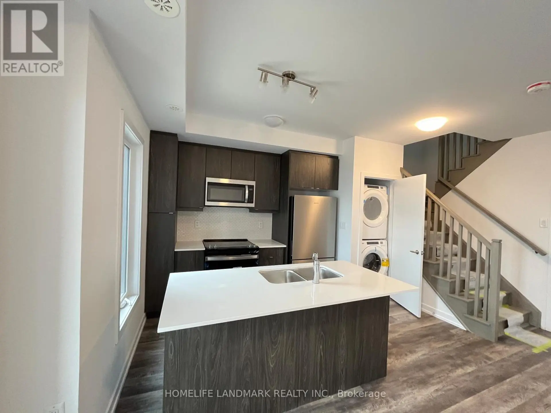 #206 3 BANCROFT LANE - Image 2