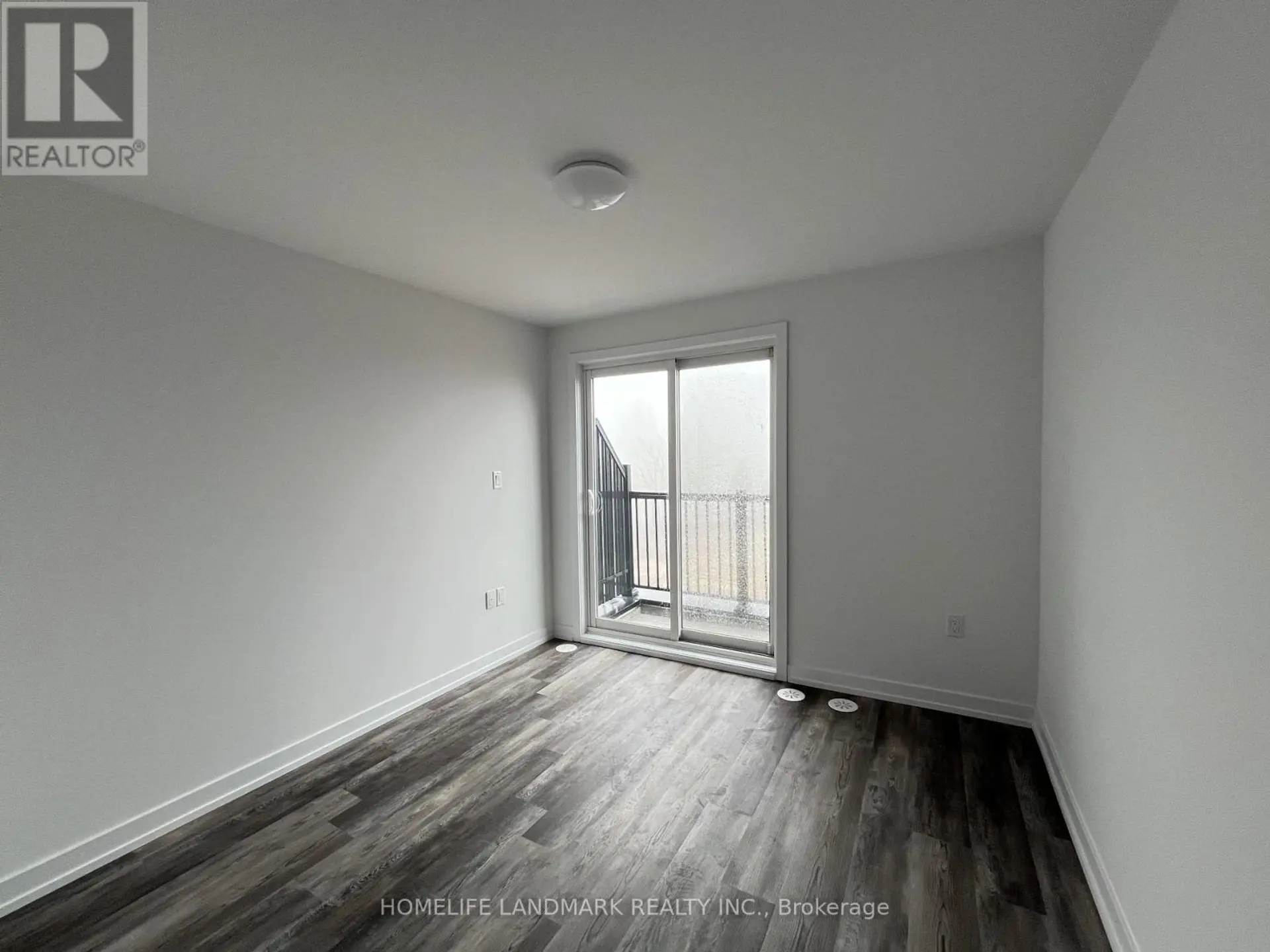 #206 3 BANCROFT LANE - Image 4