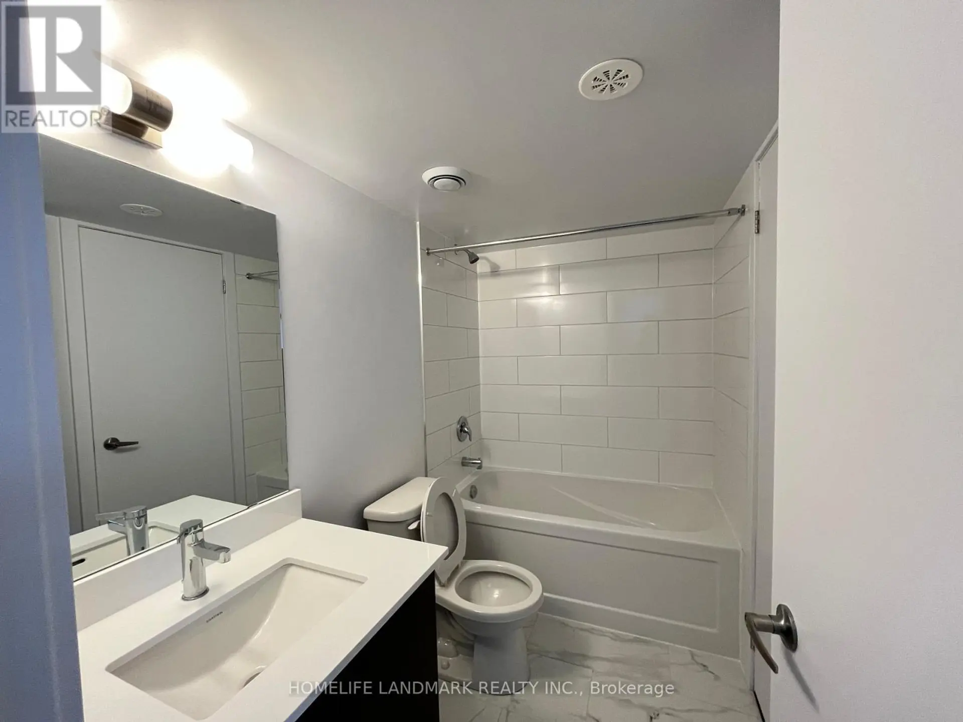 #206 3 BANCROFT LANE - Image 5