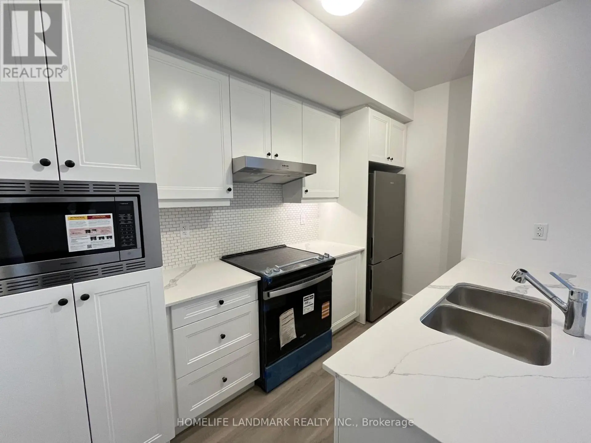 #219 3 BANCROFT LANE - Image 2