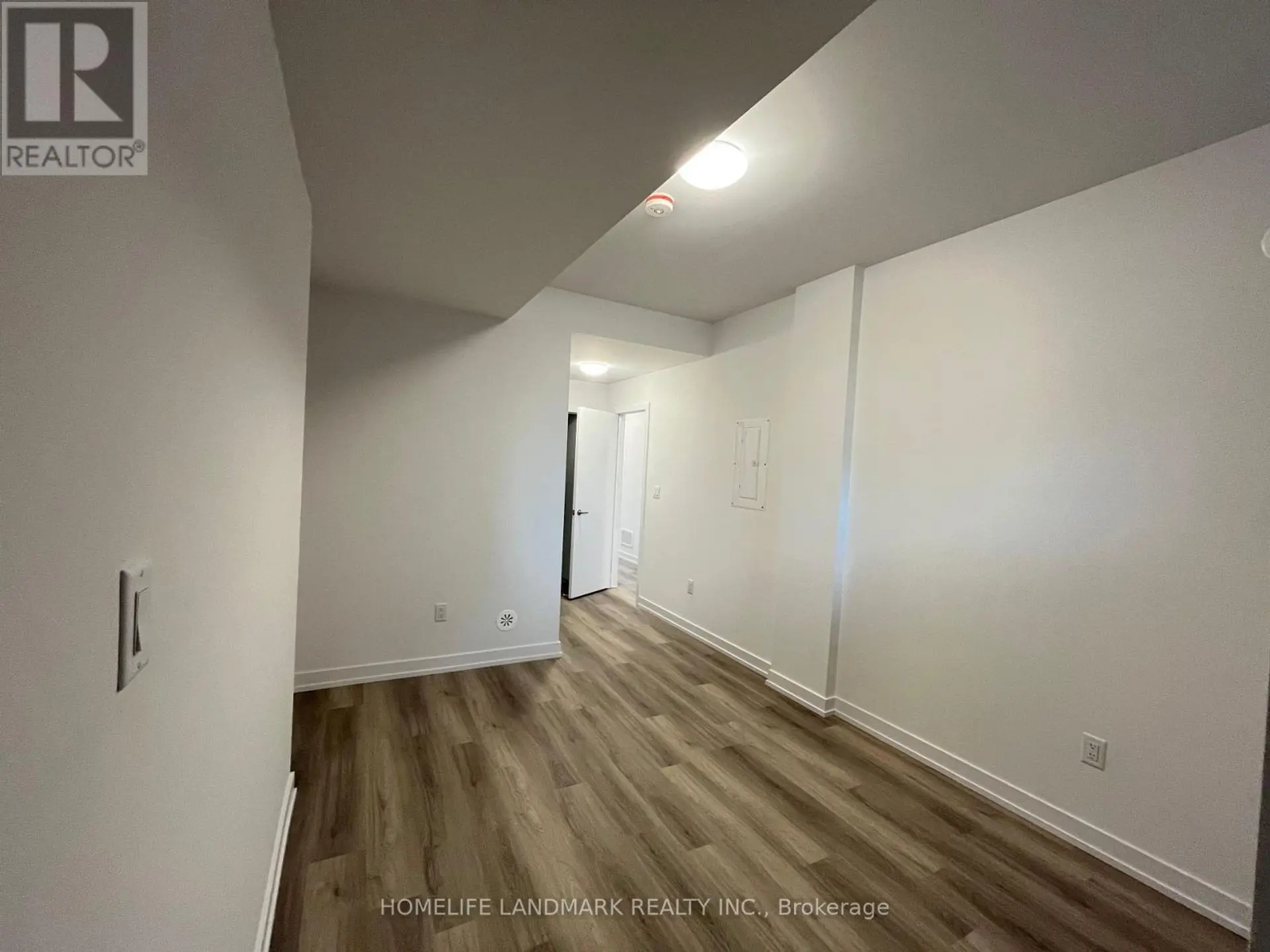 #219 3 BANCROFT LANE - Image 3