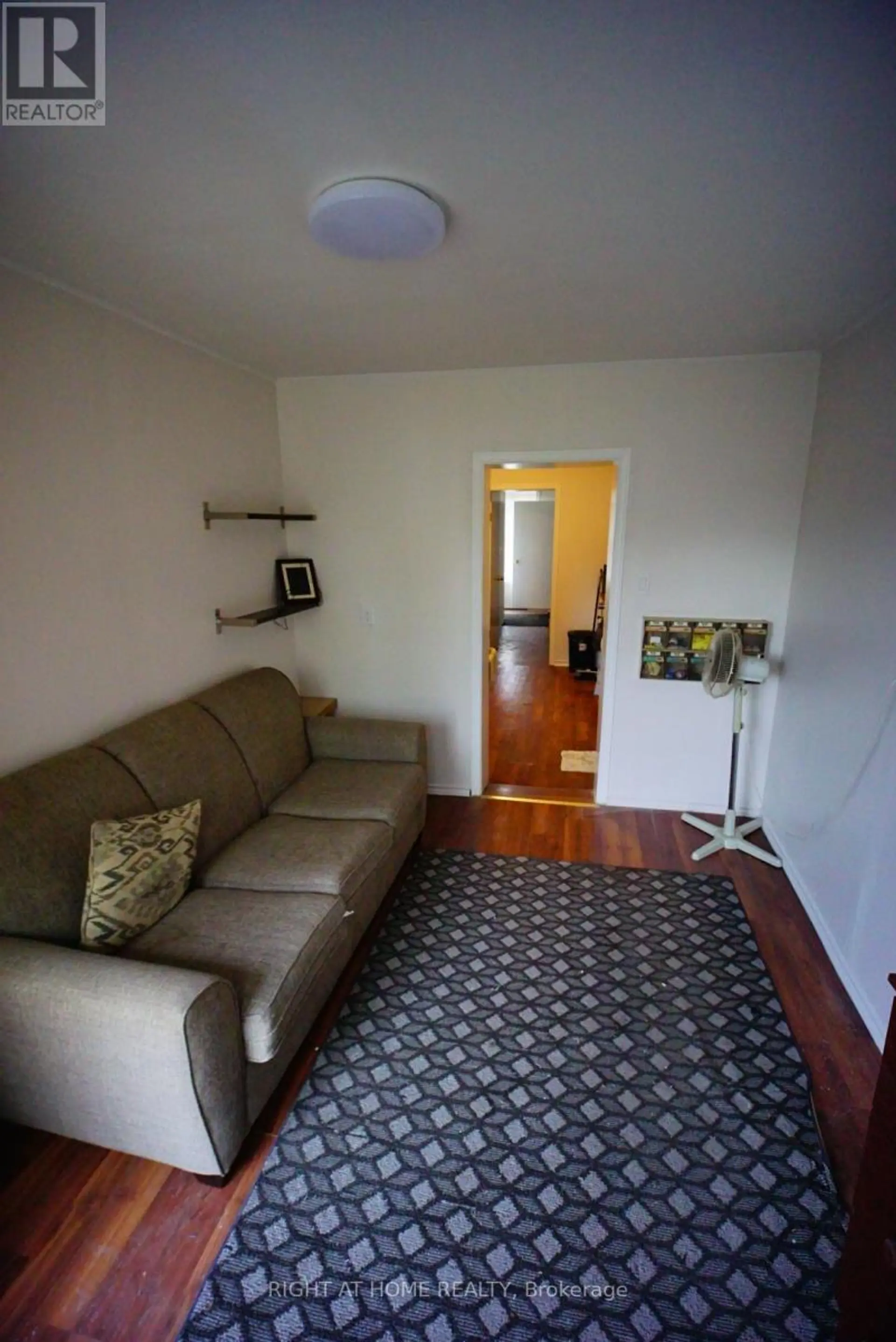 122 ECCLES STREET S - Image 3