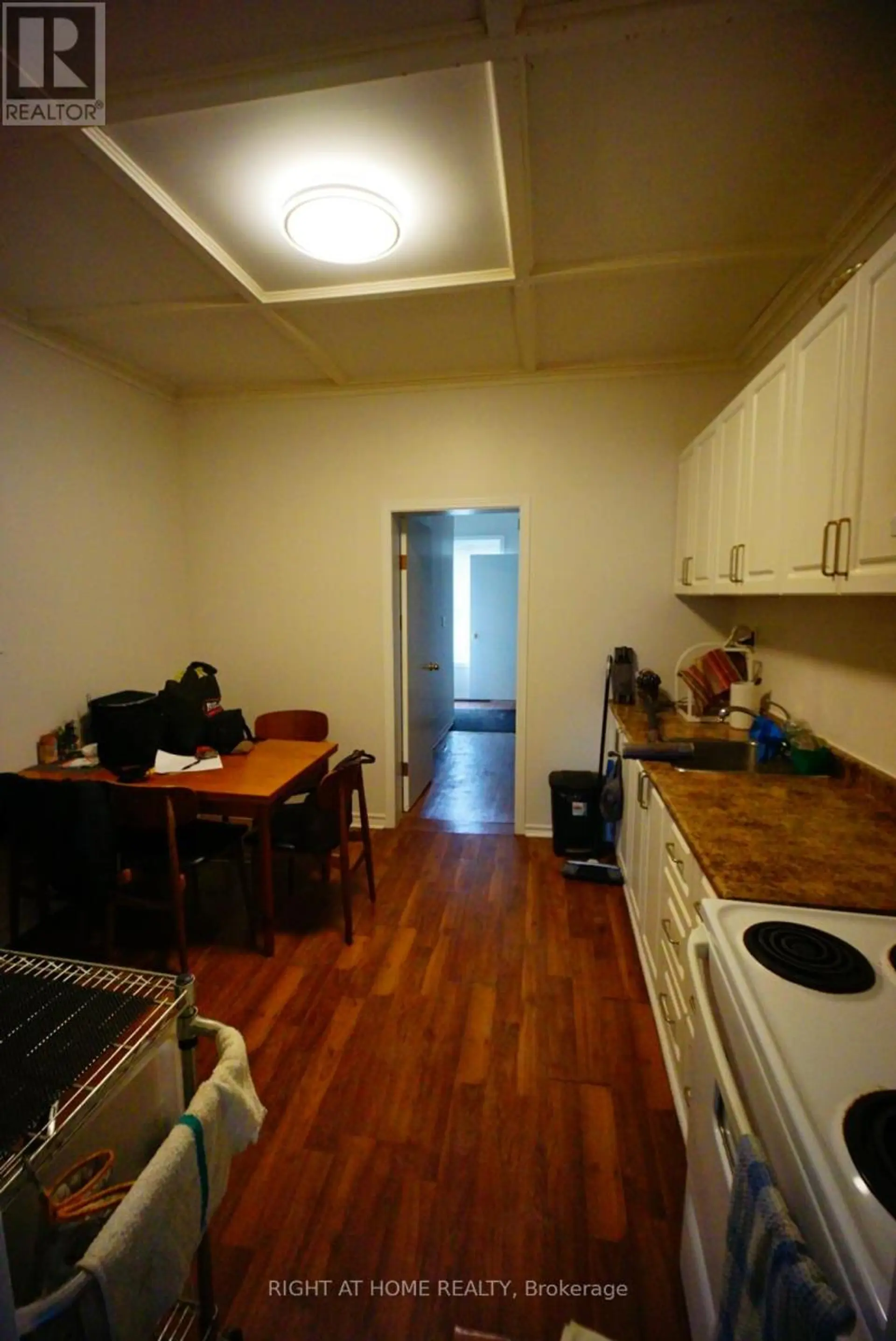 122 ECCLES STREET S - Image 9