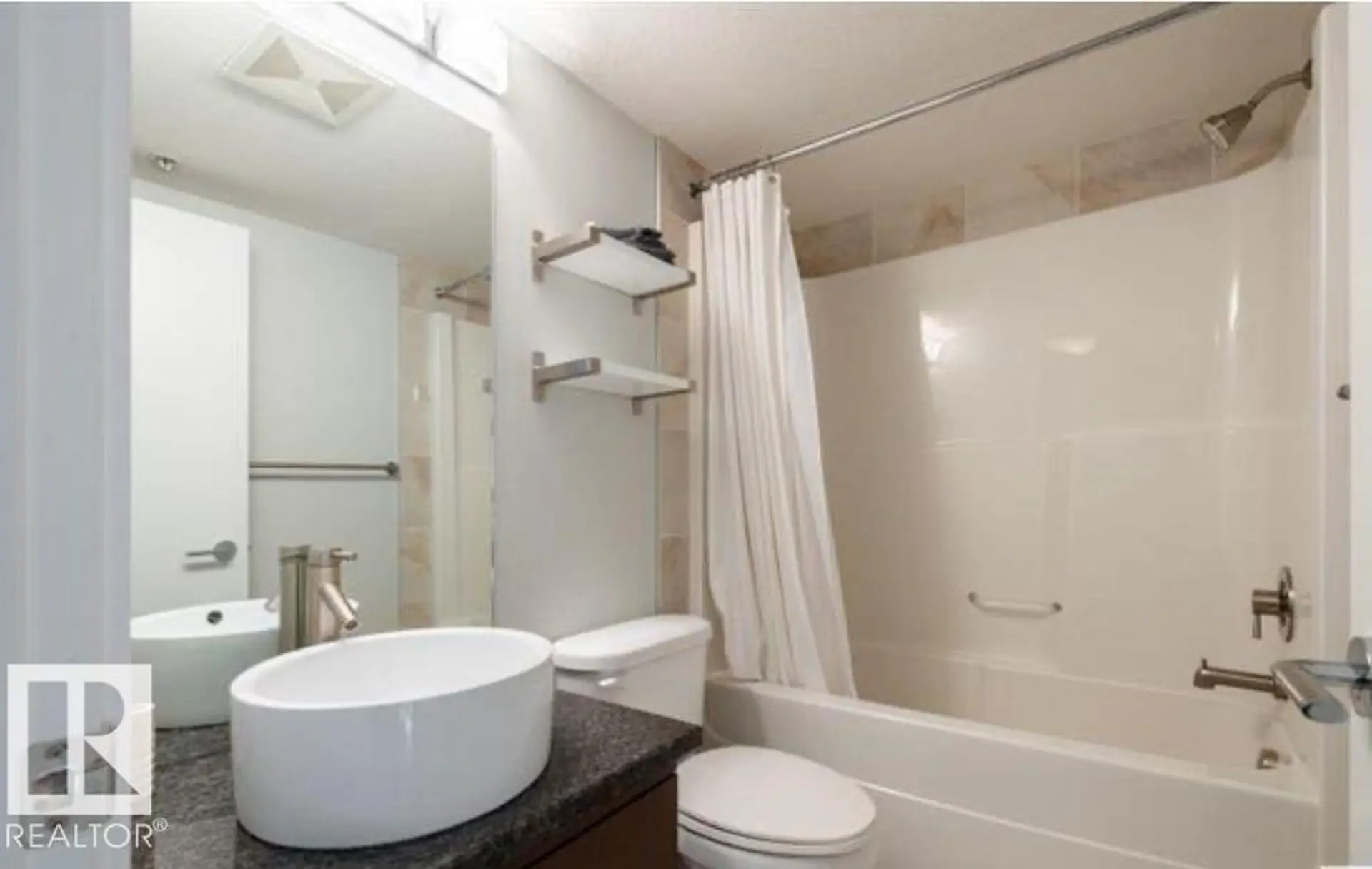 #702 10055 118 ST NW - Image 13