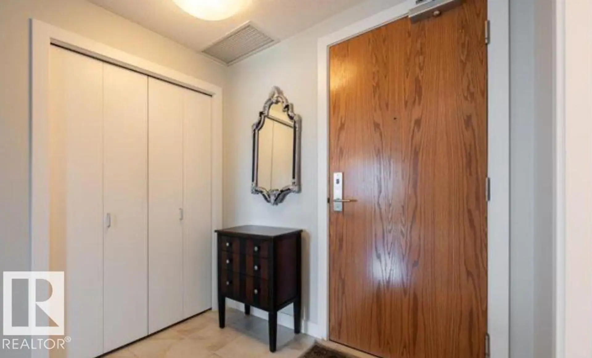 #702 10055 118 ST NW - Image 4