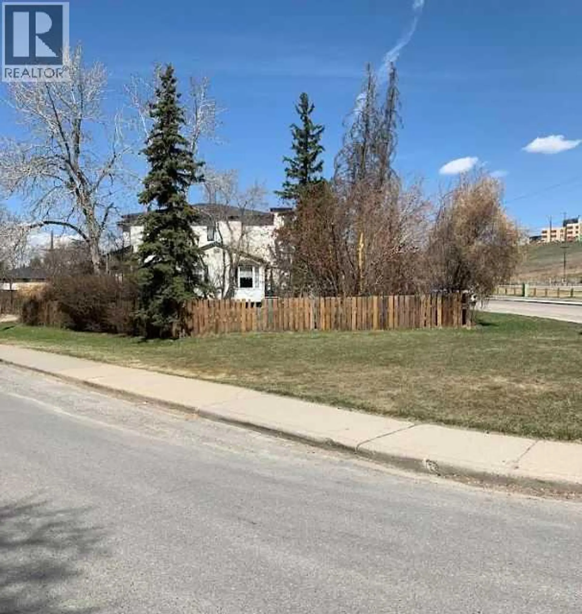 2103 Mackay Road NW - Image 4