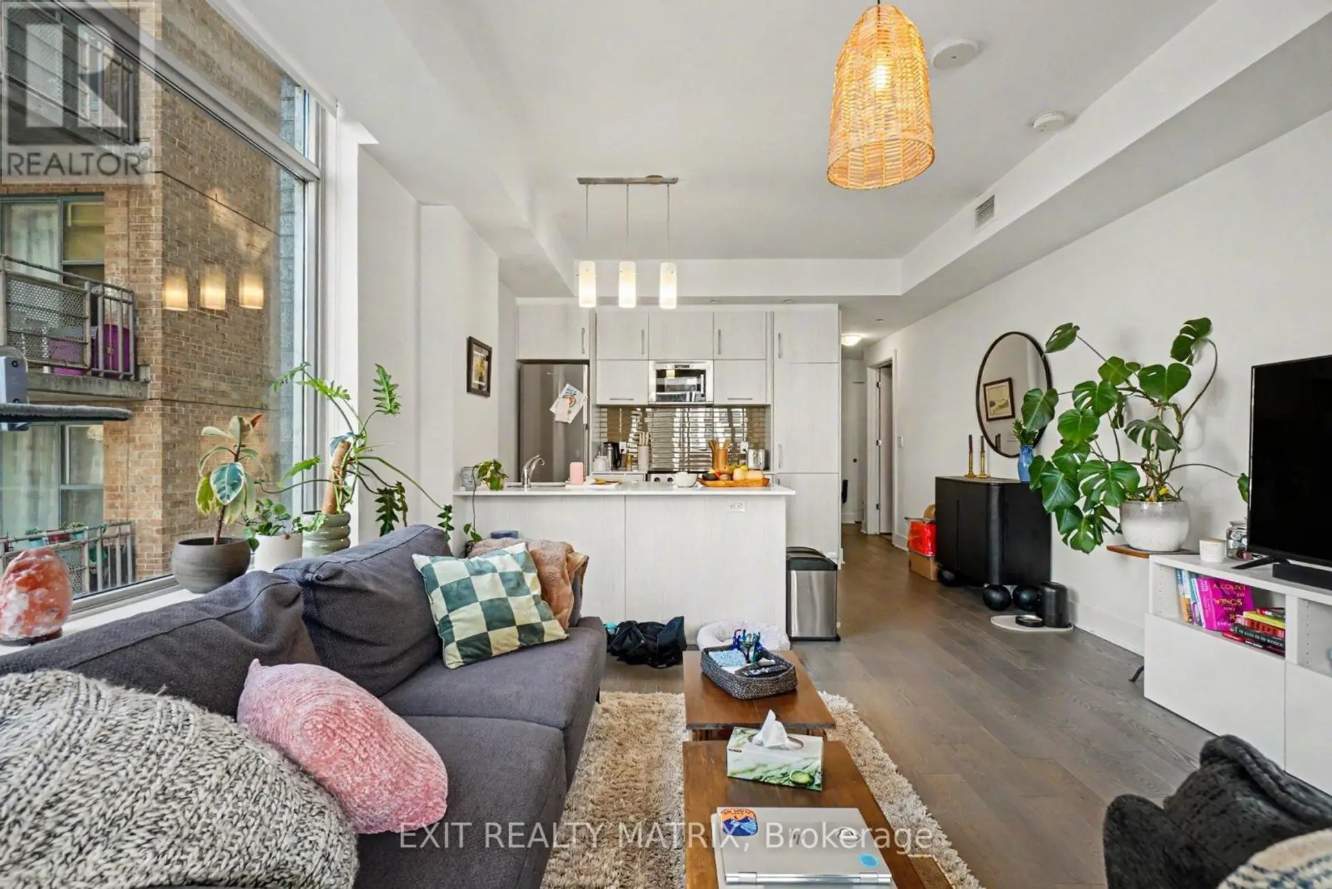 #405 255 BAY STREET - Image 2