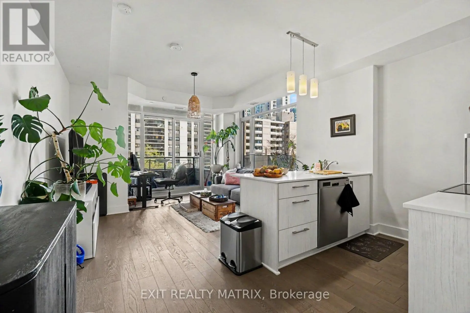#405 255 BAY STREET - Image 3