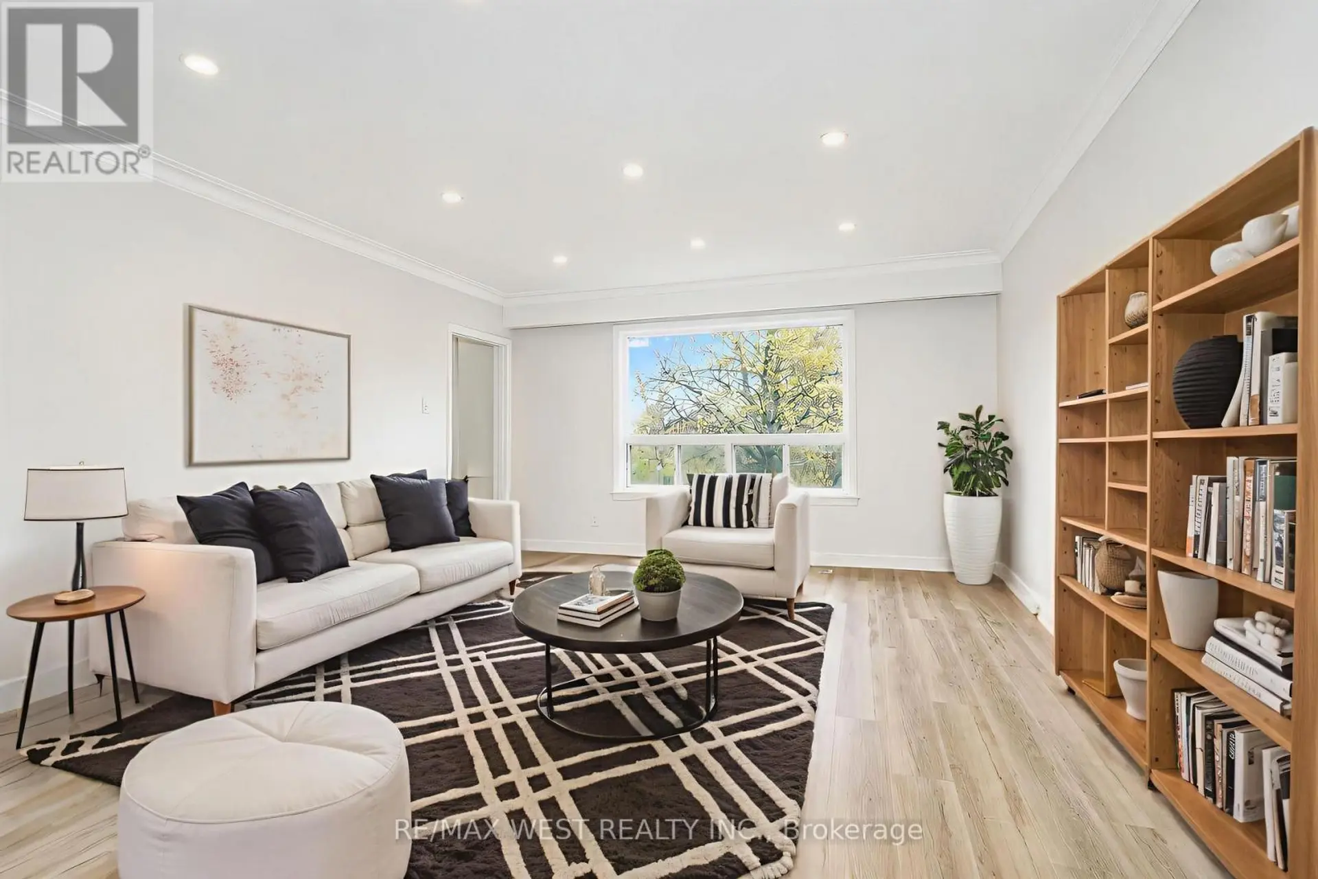 23 IRWIN ROAD - Image 2