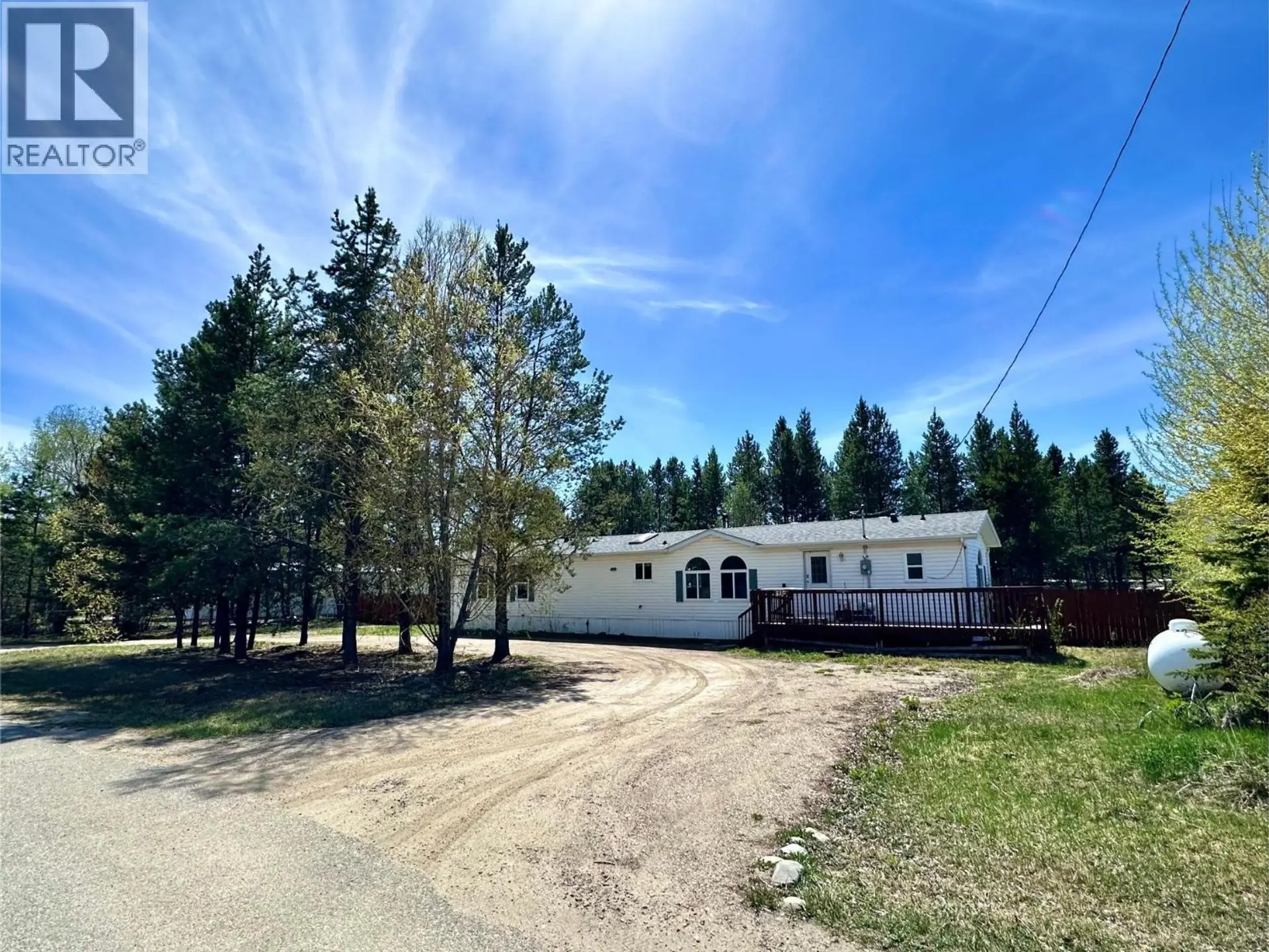 845 BEAVEN CRESCENT - Image 1