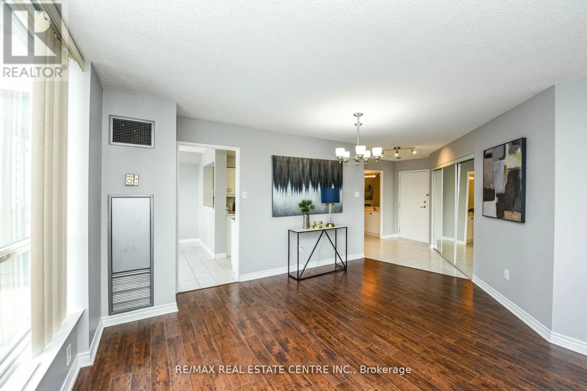 #1805 55 ELM DRIVE - Image 3