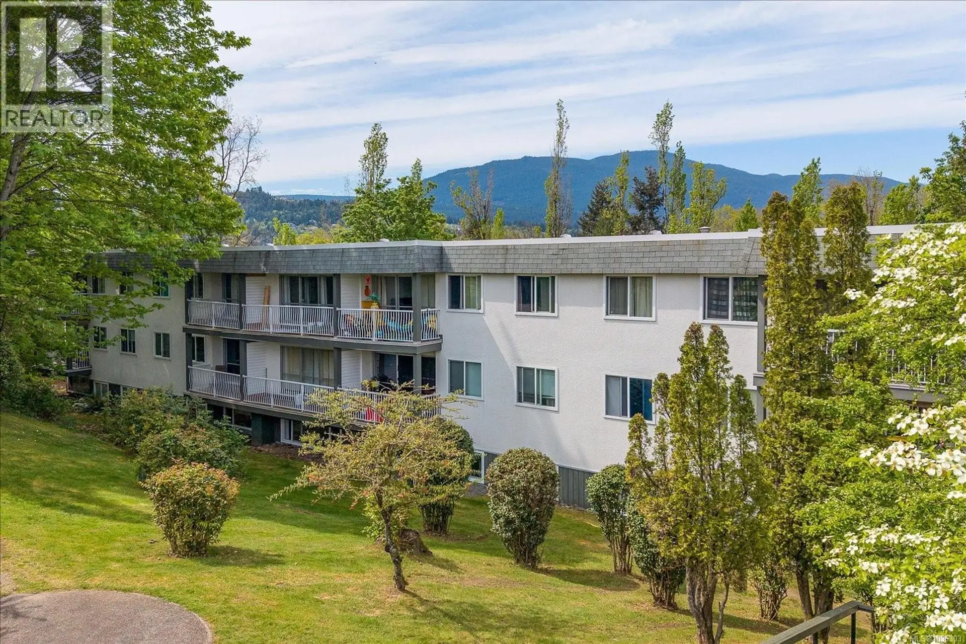 #5104 999 bowen Rd - Image 2
