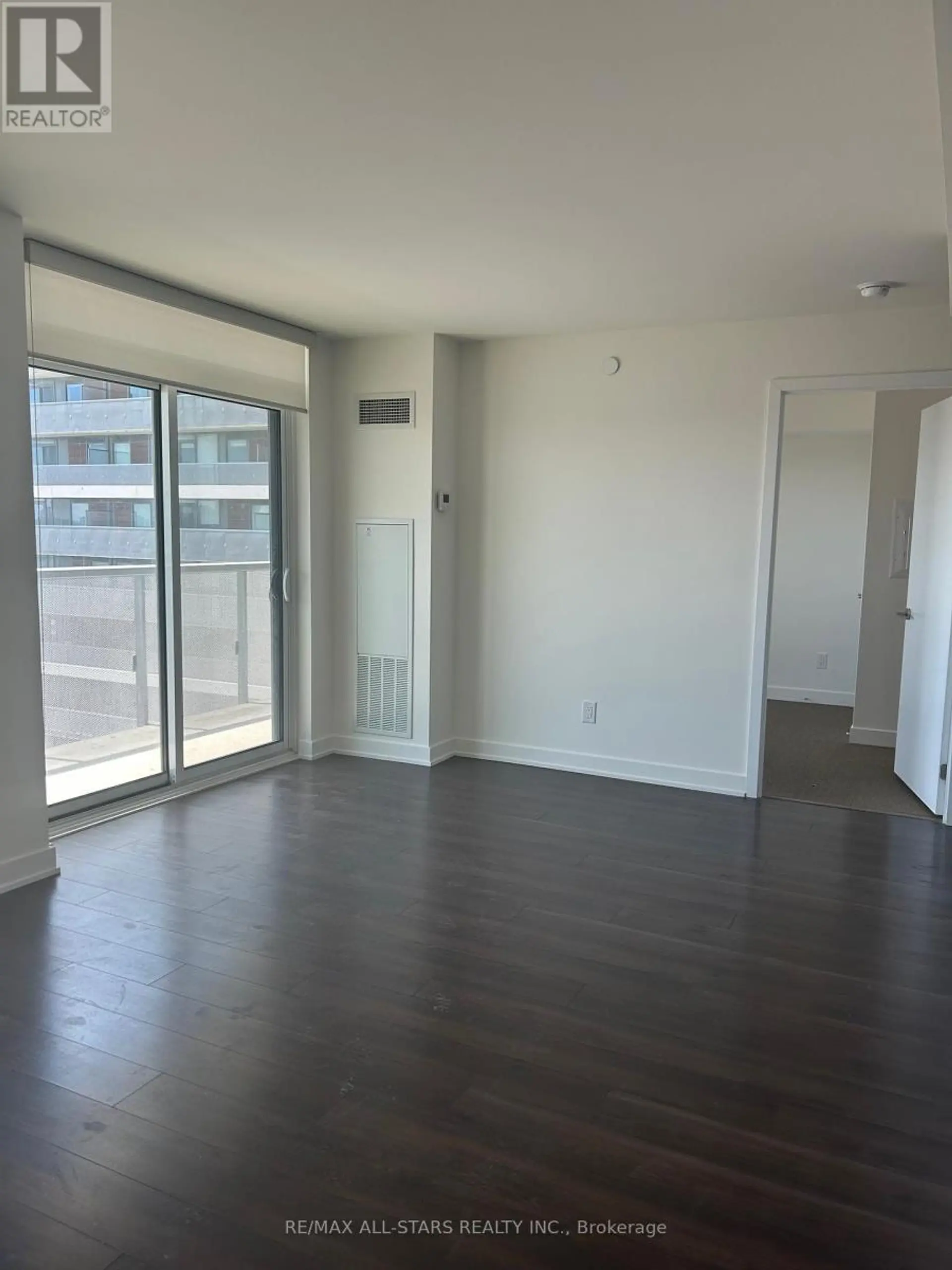#1004 160 FLEMINGTON ROAD - Image 9