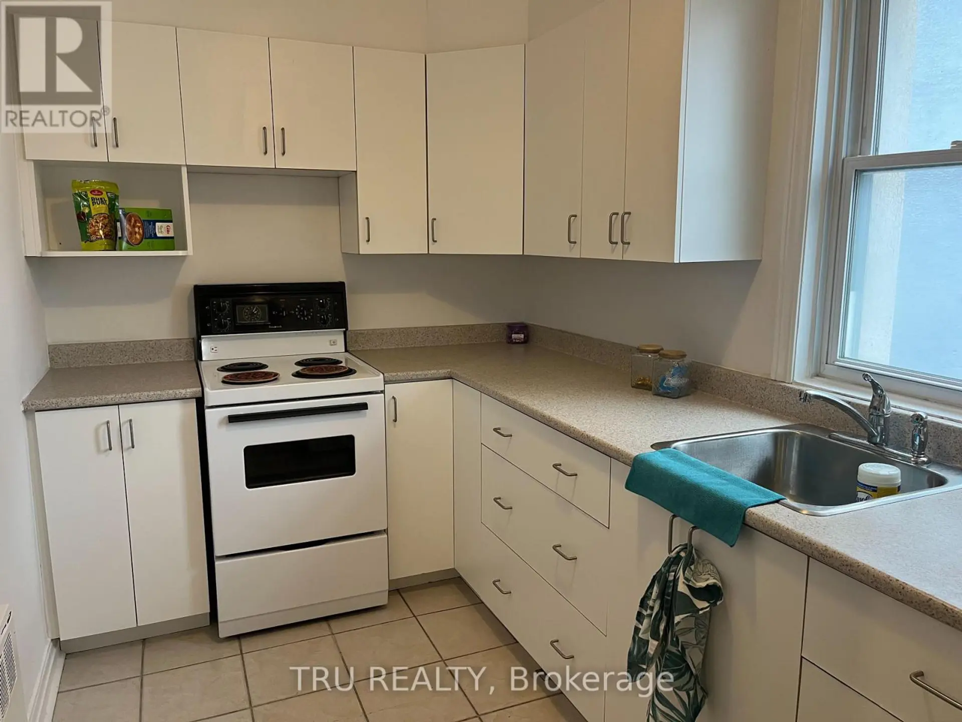 #3 384 BLAKE BOULEVARD - Image 12