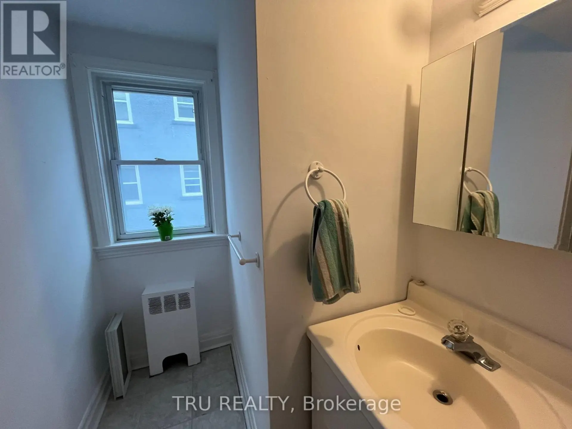 #3 384 BLAKE BOULEVARD - Image 6