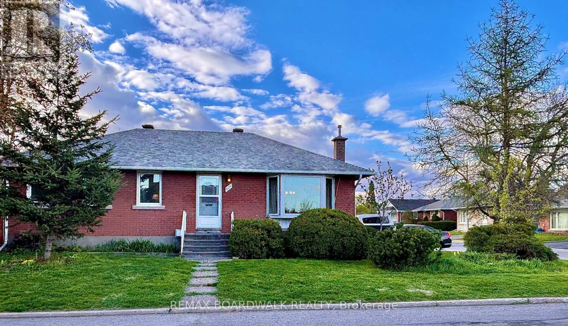 625 CLARKE AVENUE - Image 1