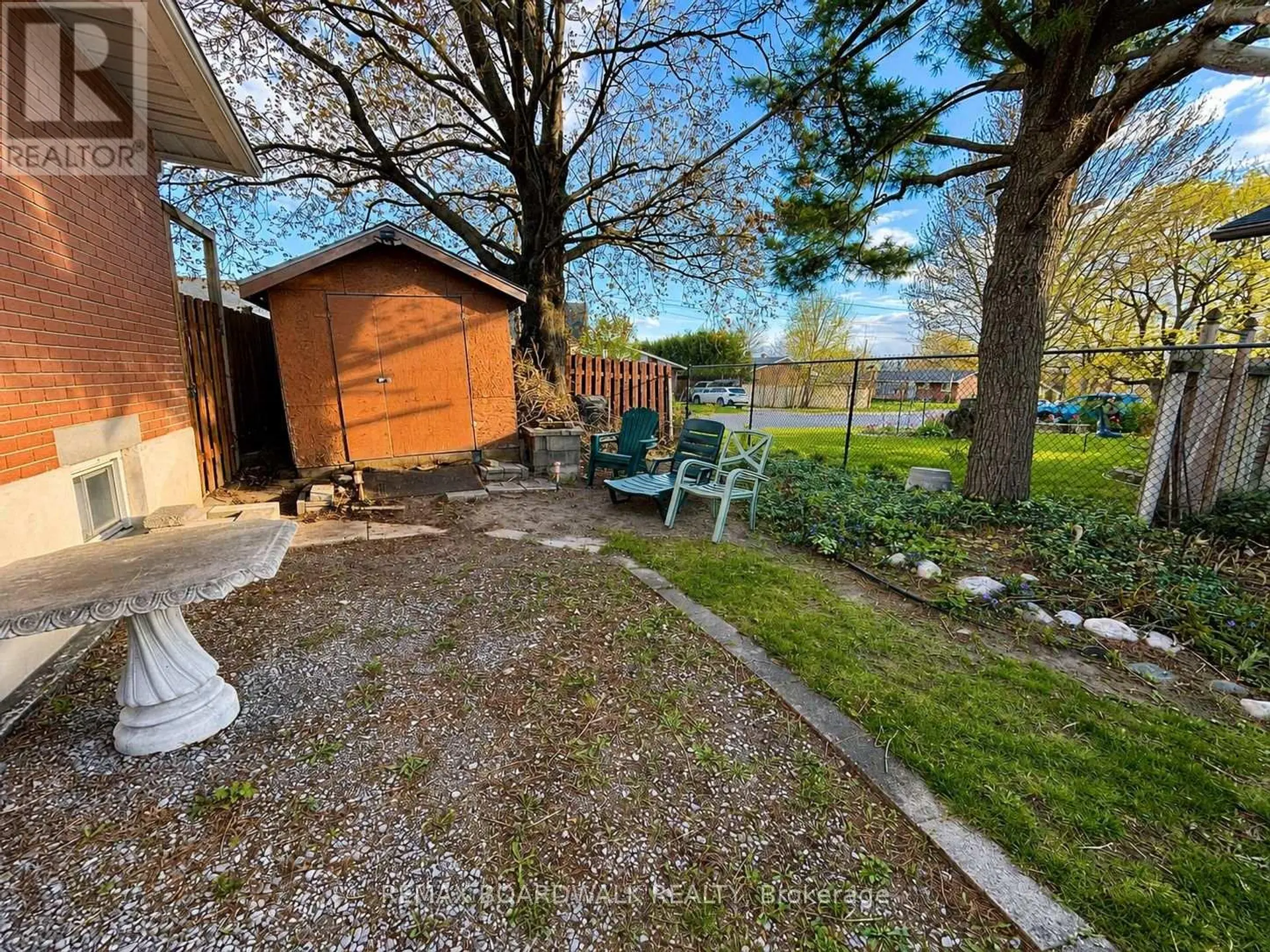 625 CLARKE AVENUE - Image 15