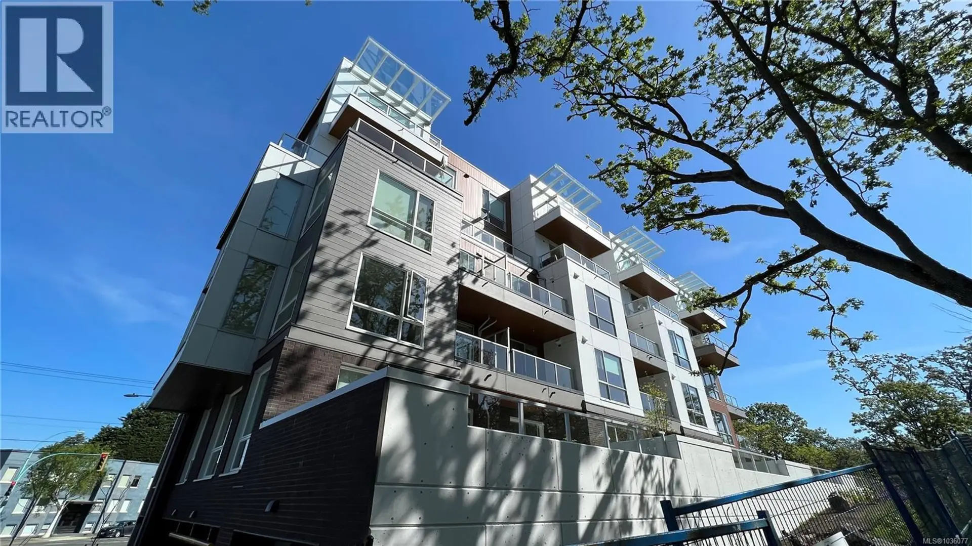 #404 1301 Hillside Ave - Image 17