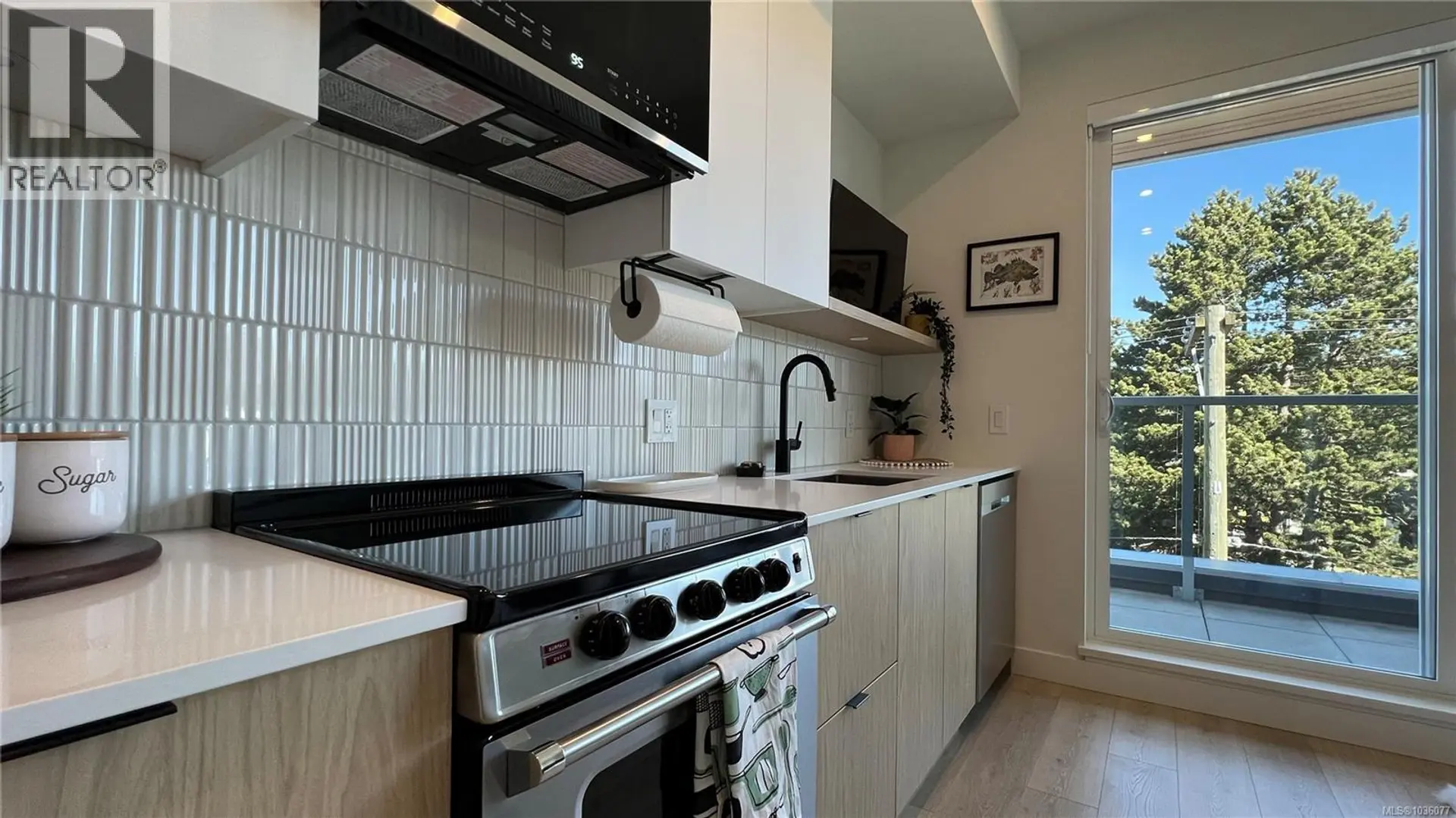 #404 1301 Hillside Ave - Image 6