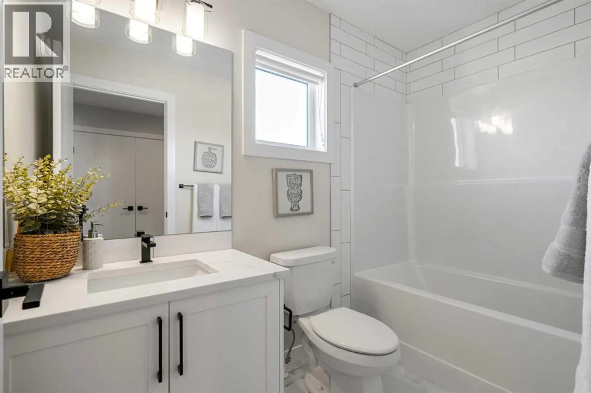 8466 Homestead Avenue NE - Image 12