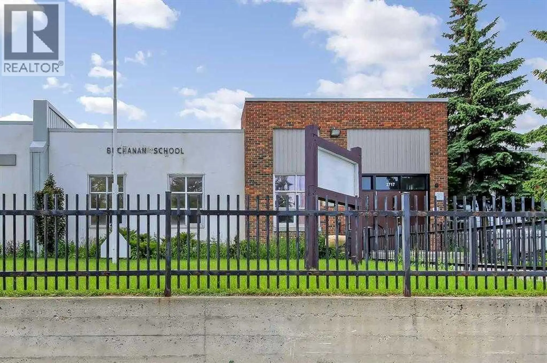 121 42 Avenue NE - Image 18