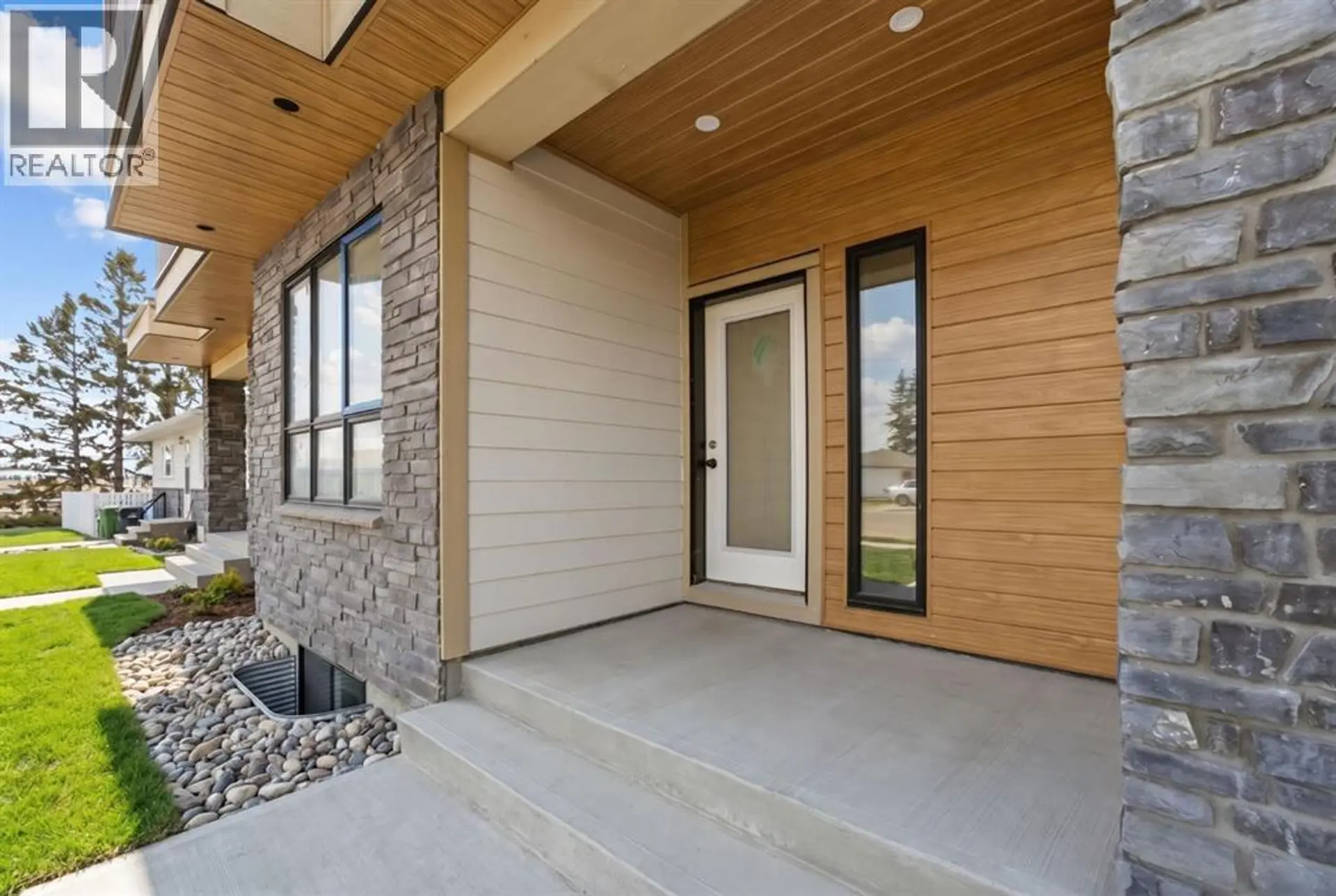121 42 Avenue NE - Image 6