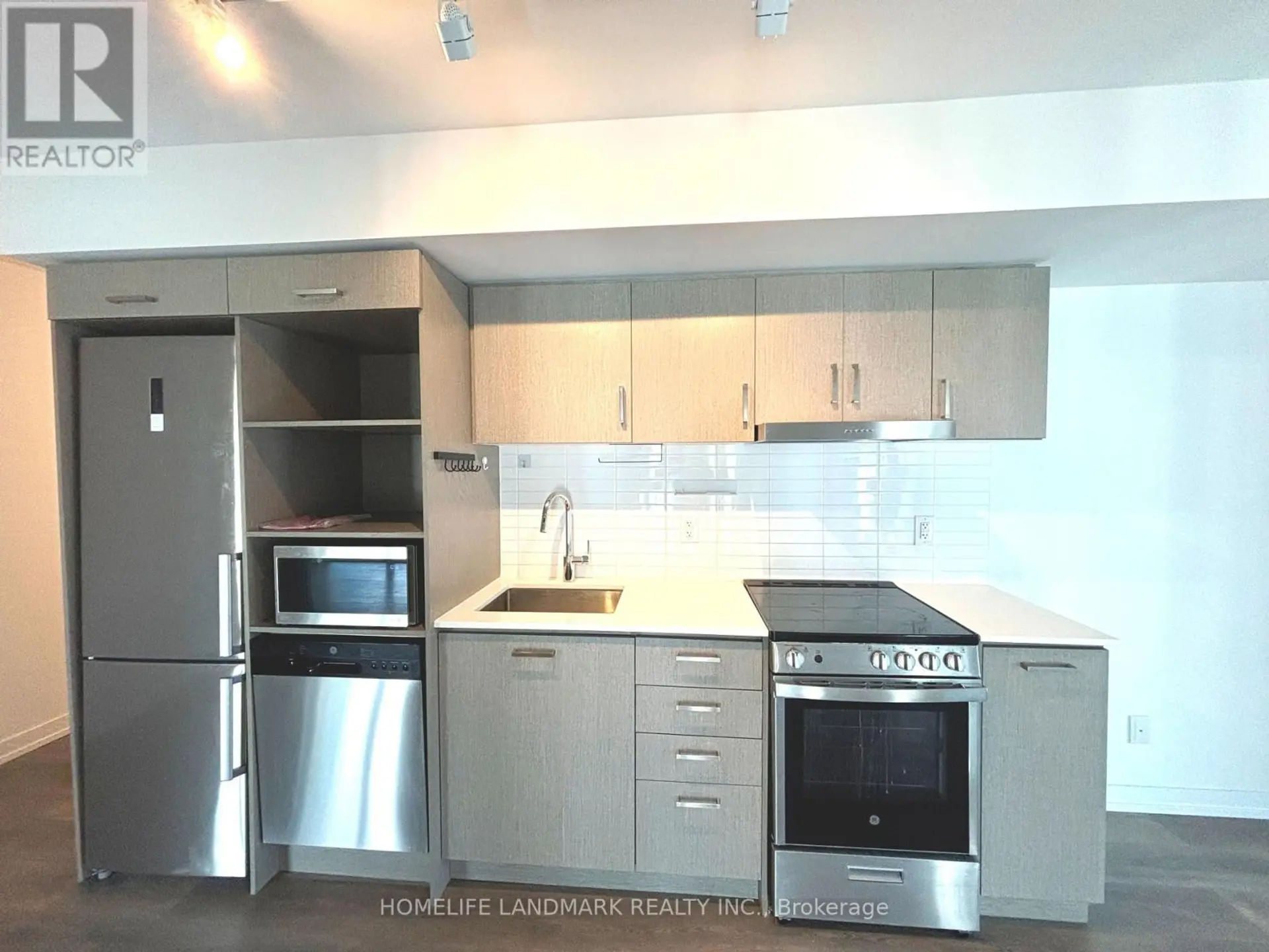#1107 219 DUNDAS STREET E - Image 3