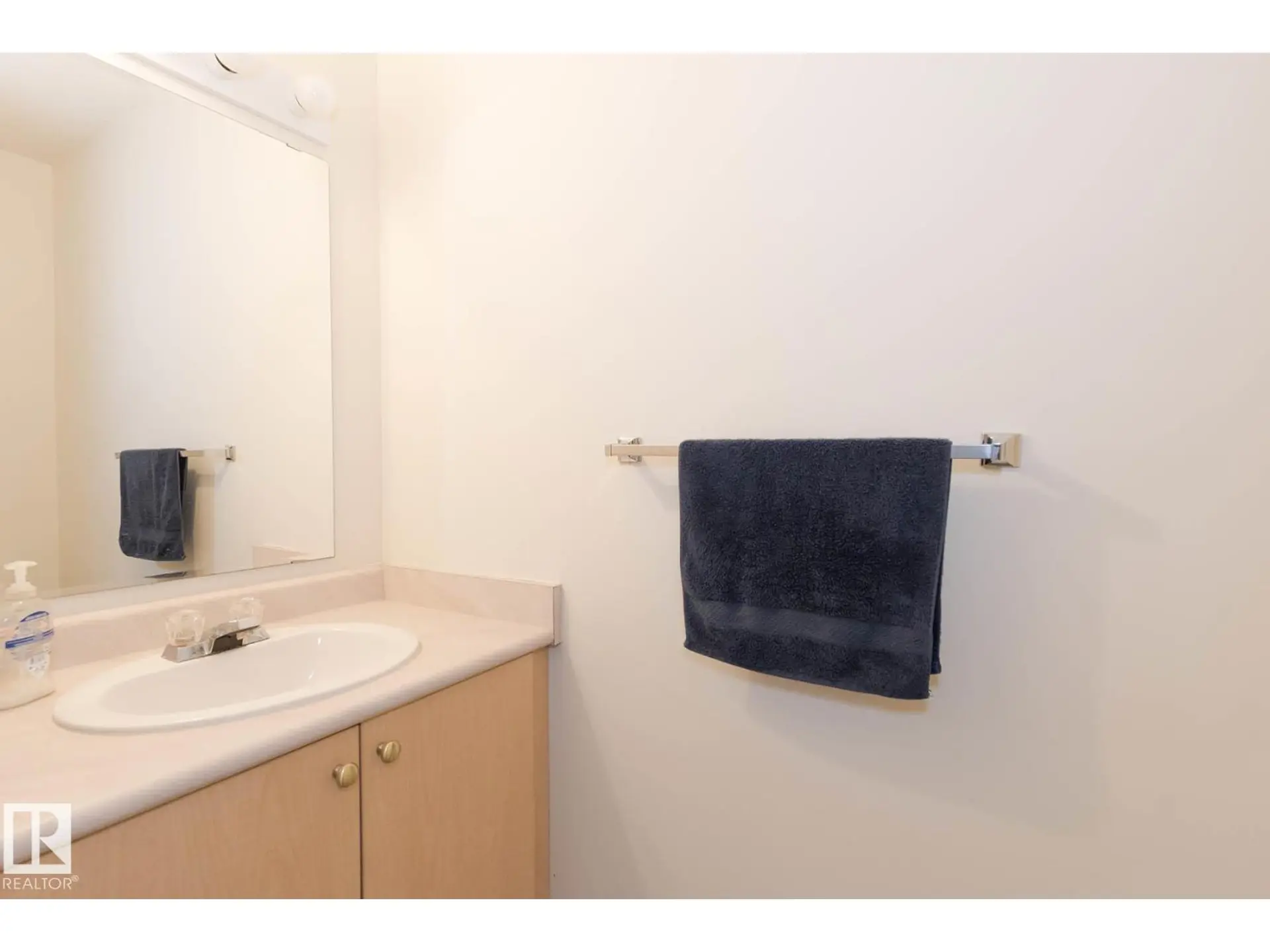 #1208 610 KING ST - Image 7