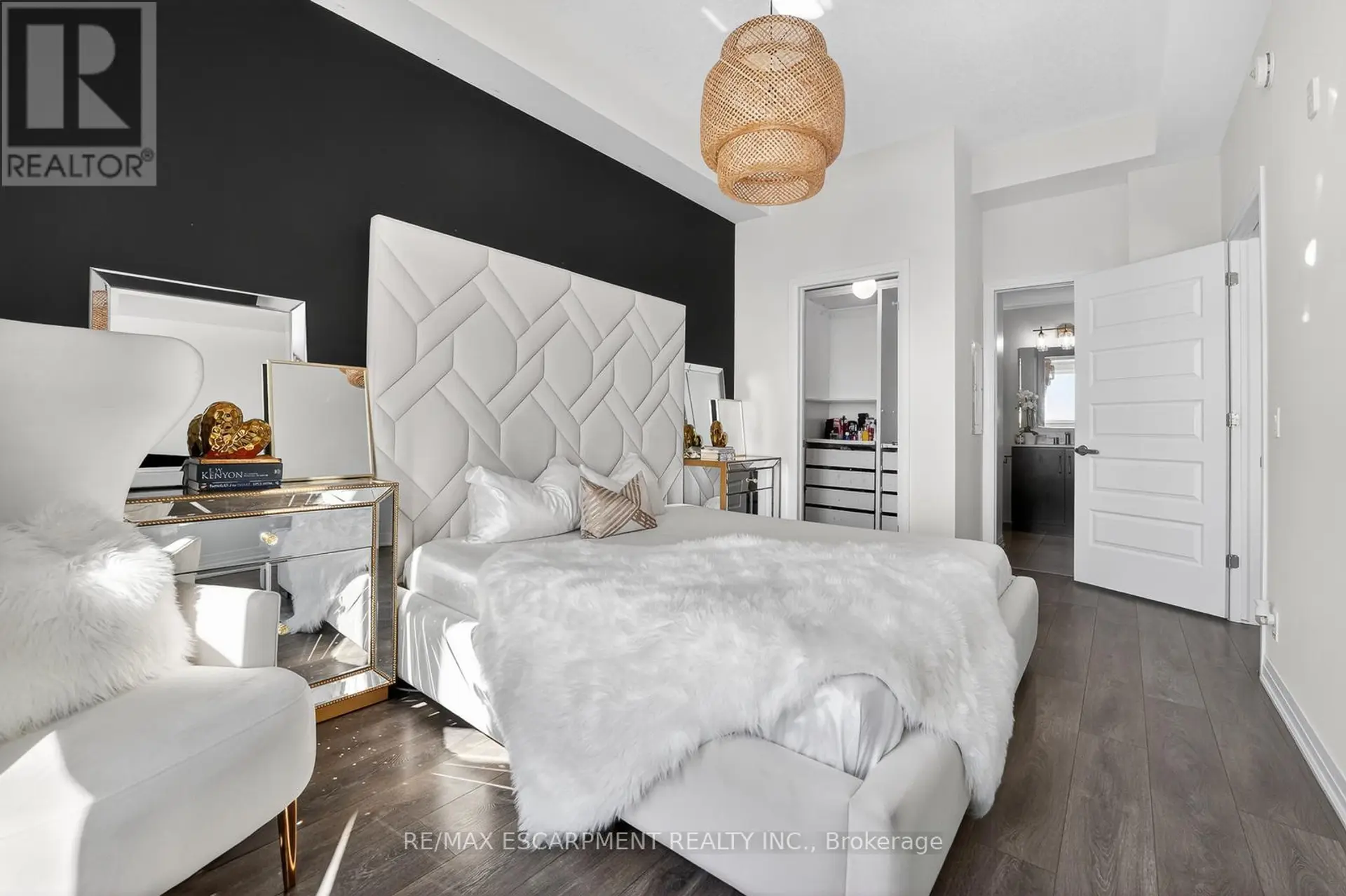 #631 1105 LEGER WAY - Image 14