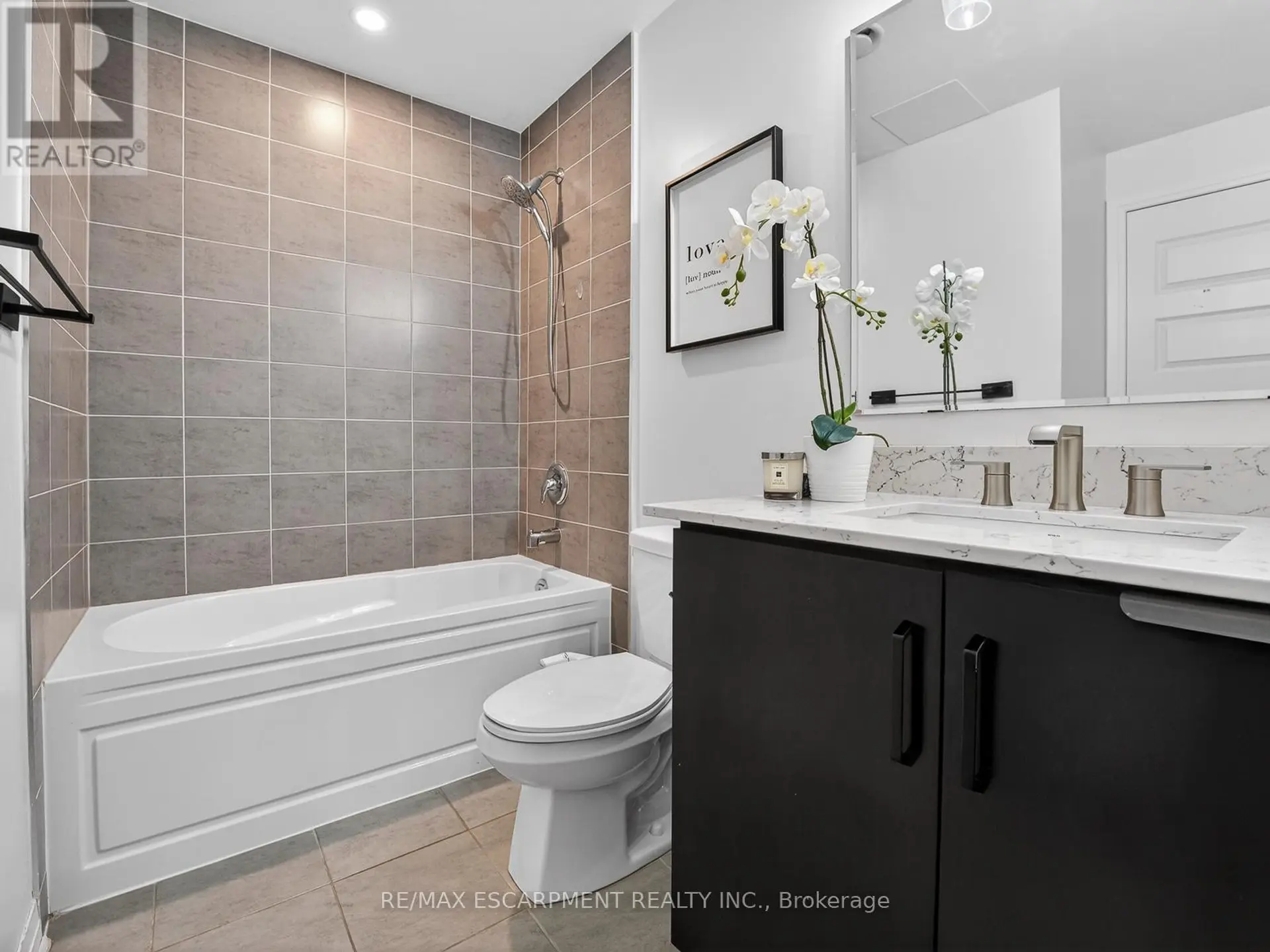#631 1105 LEGER WAY - Image 16
