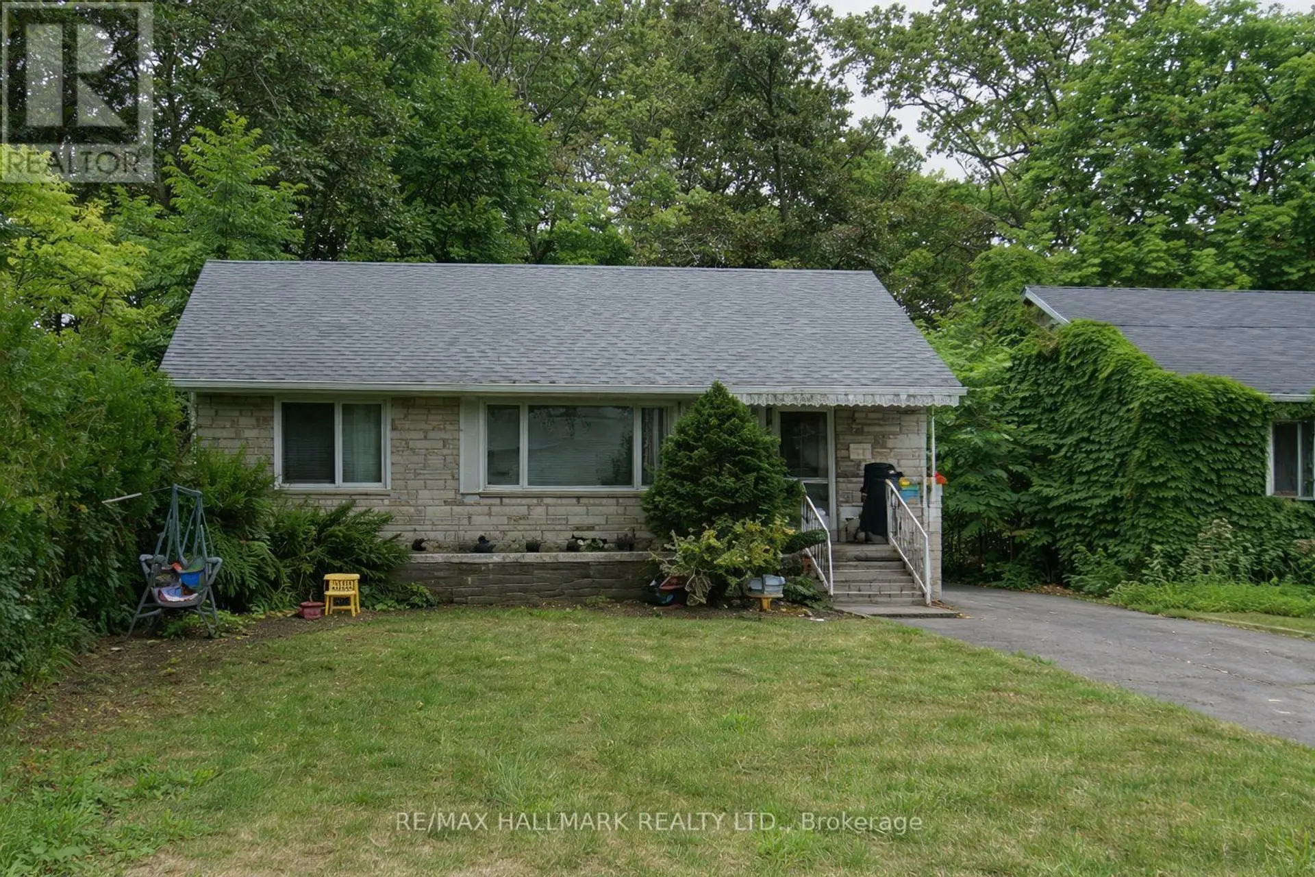 22 GRANDVIEW AVENUE - Image 2
