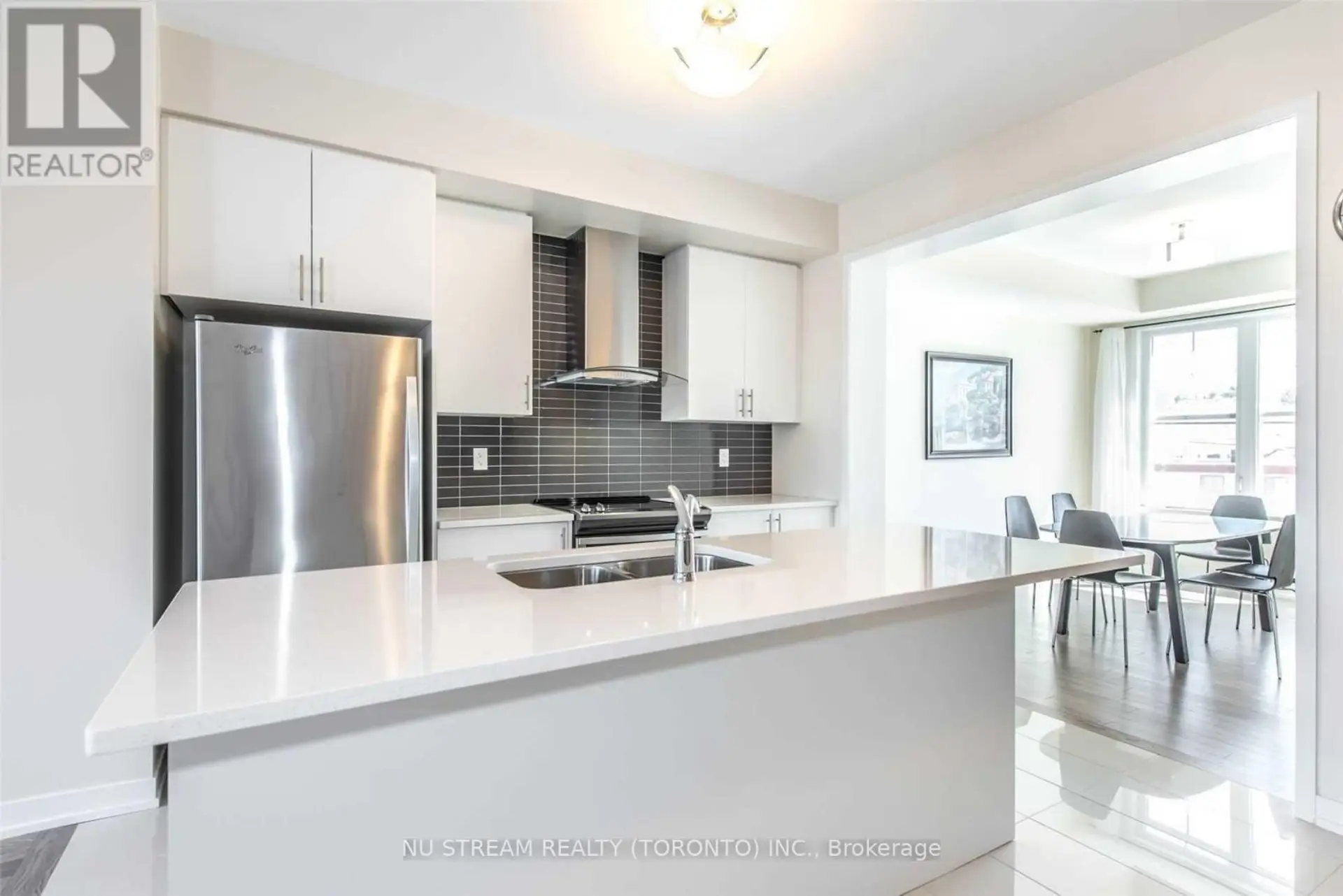 10578 BATHURST STREET - Image 11