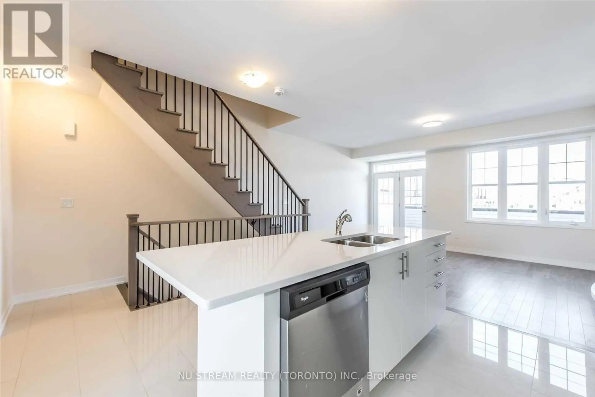 10578 BATHURST STREET - Image 13